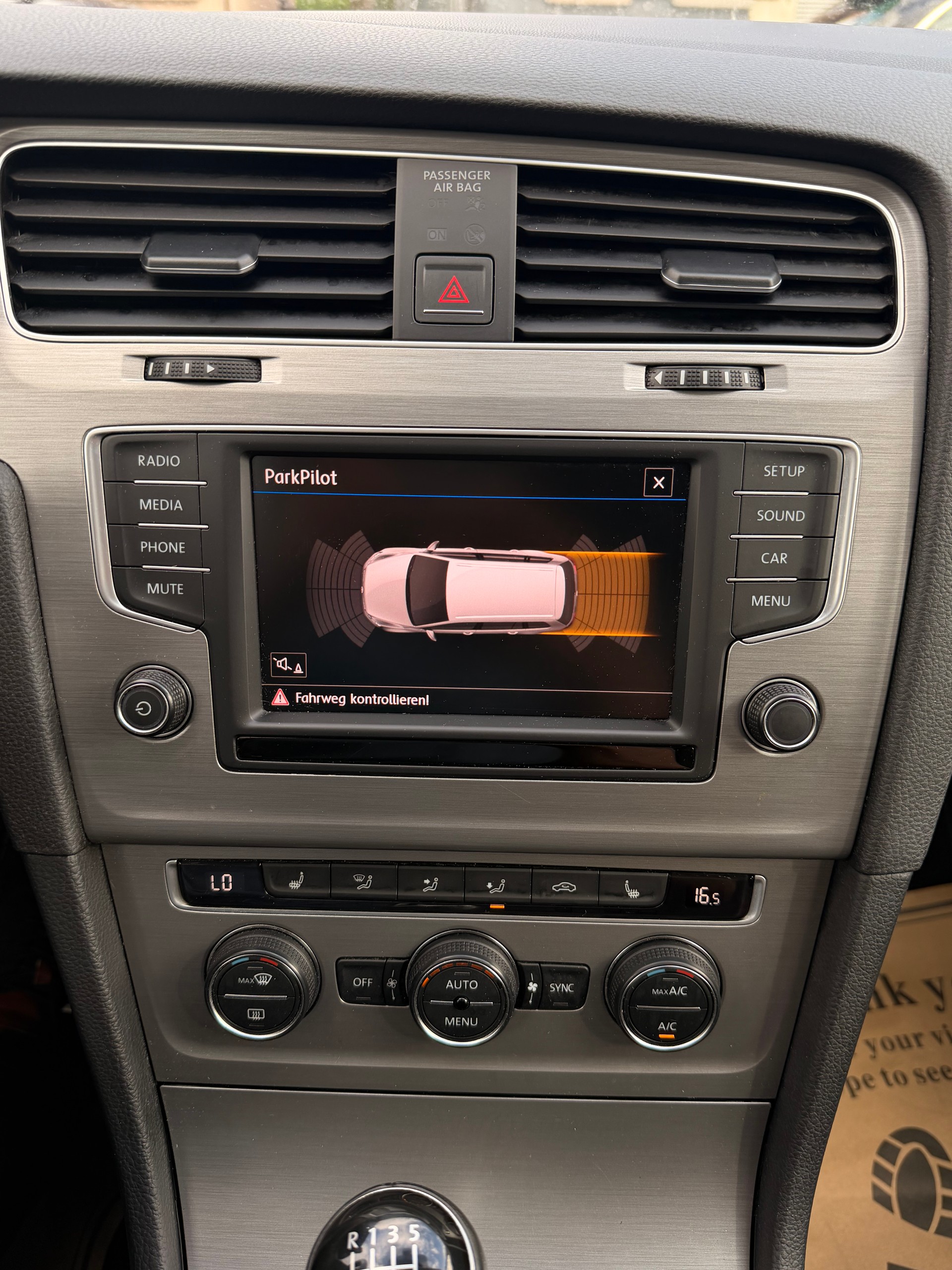 VW Golf Variant 1.6 TDI Allstar 4Motion-image-17