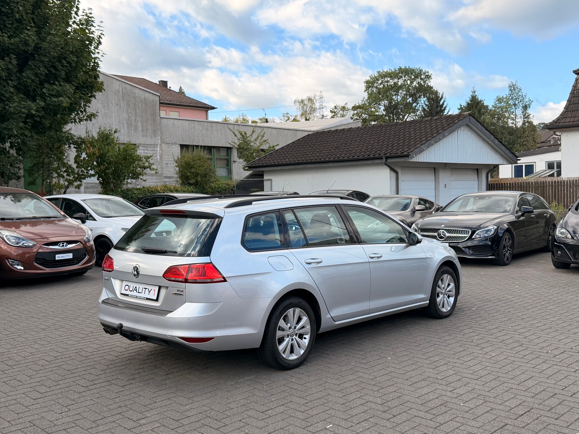 VW Golf Variant 1.6 TDI Allstar 4Motion-image-8