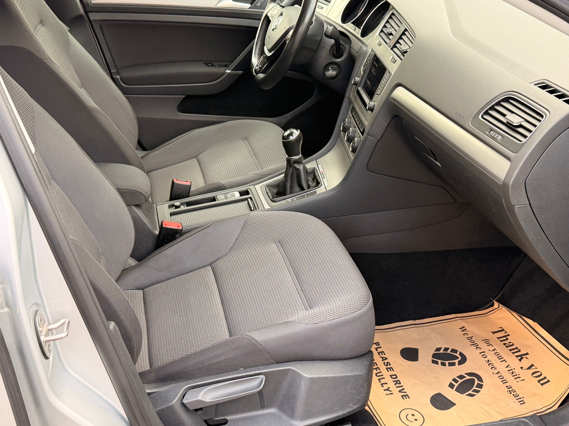 VW Golf Variant 1.6 TDI Allstar 4Motion-image-13