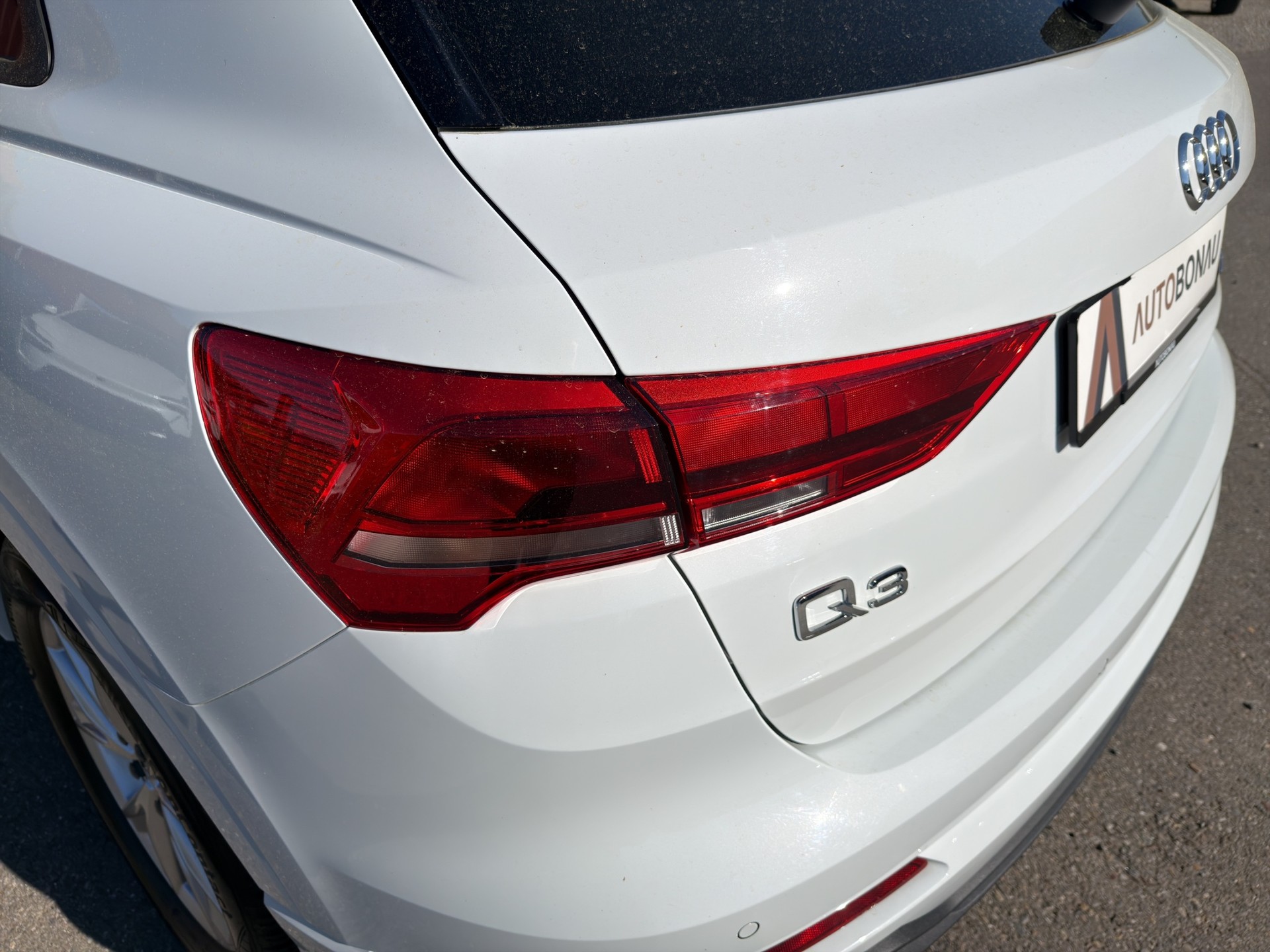 AUDI Q3 2.0 40 TFSI S line quattro S-Tronic Sky black-image-26