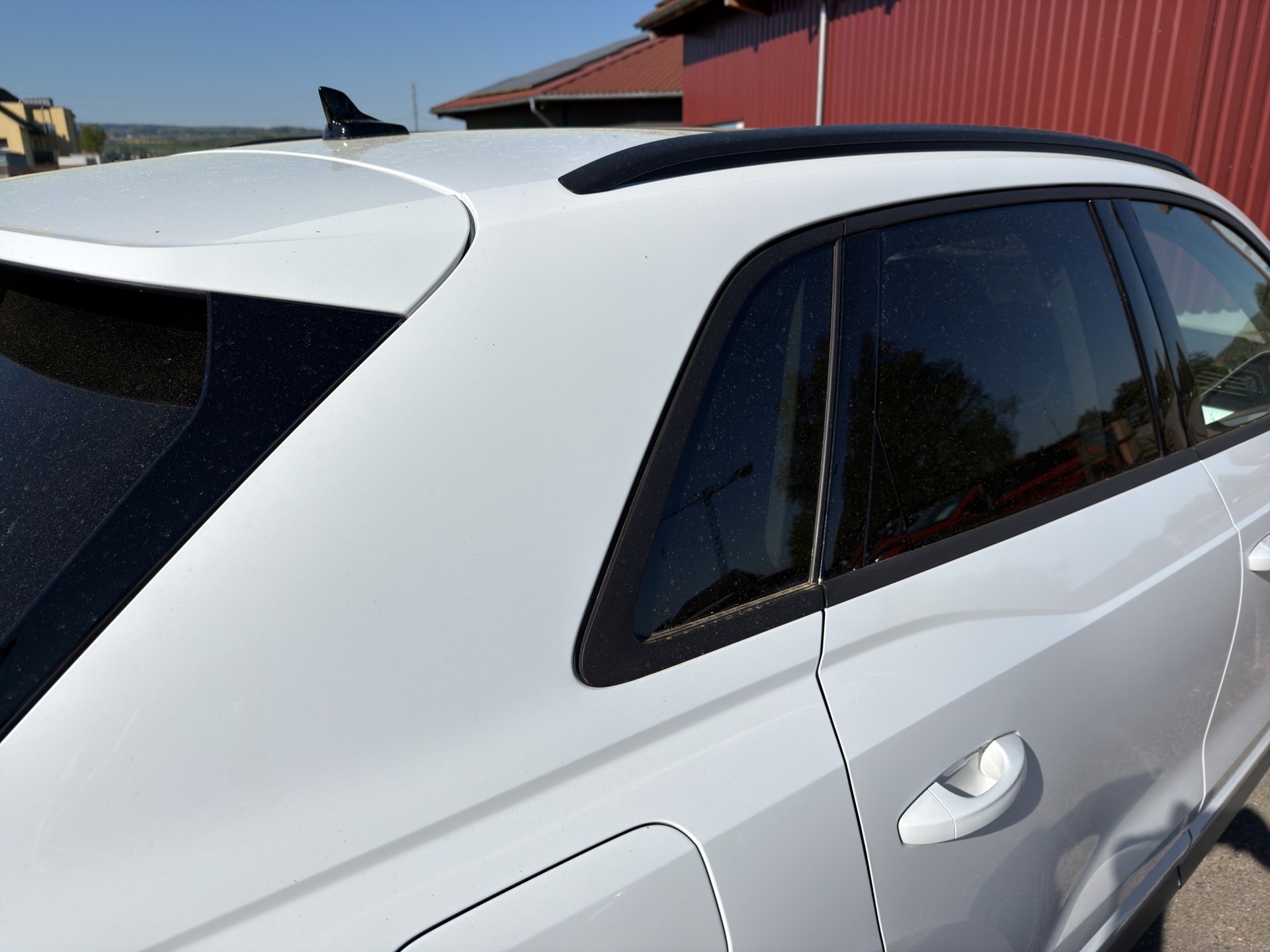 AUDI Q3 2.0 40 TFSI S line quattro S-Tronic Sky black-image-27
