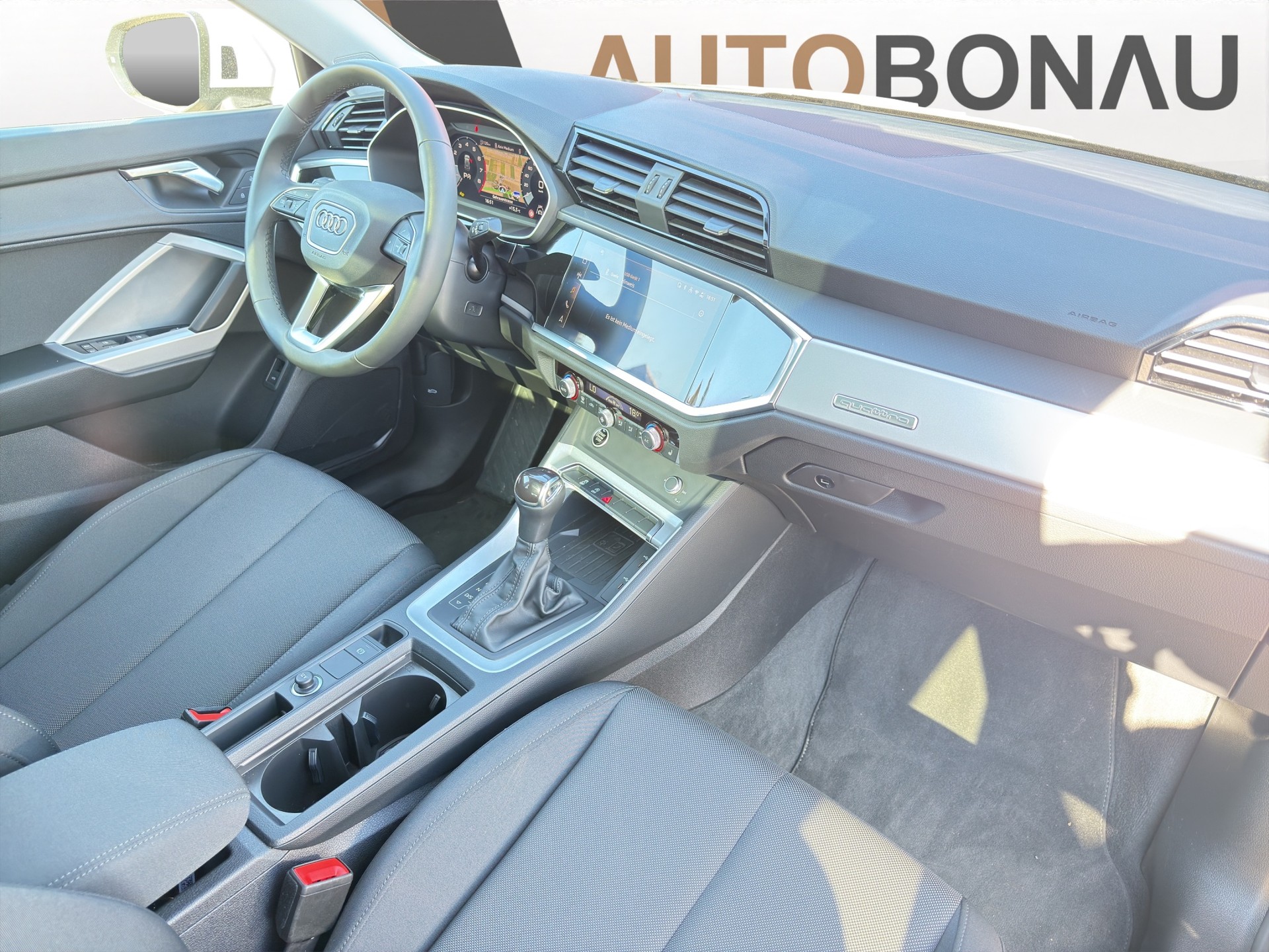 AUDI Q3 2.0 40 TFSI S line quattro S-Tronic Sky black-image-11