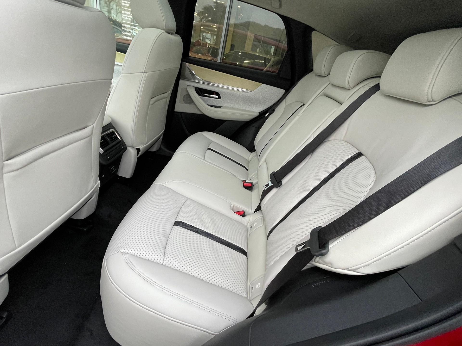 MAZDA CX-60 e-Skyactiv PHEV 327 AWD Takumi Plus-image-9
