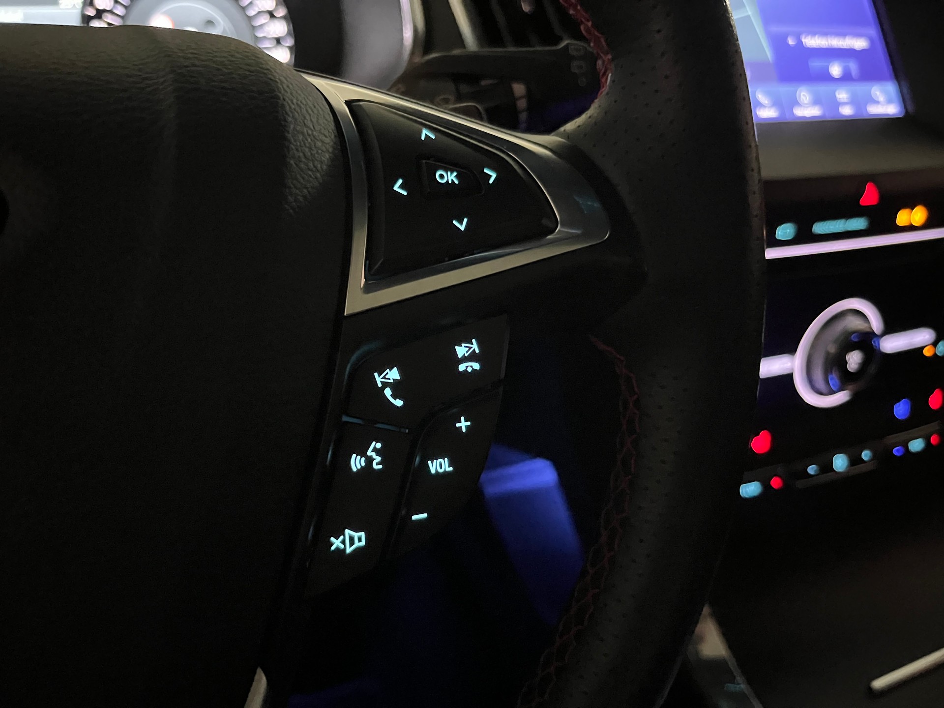 FORD Edge 2.0 EcoBlue ST-Line 4WD Automatic * WEISS METALLIC - STANDHEIZUNG - PANORAMADACH - ST-LINE *-image-23
