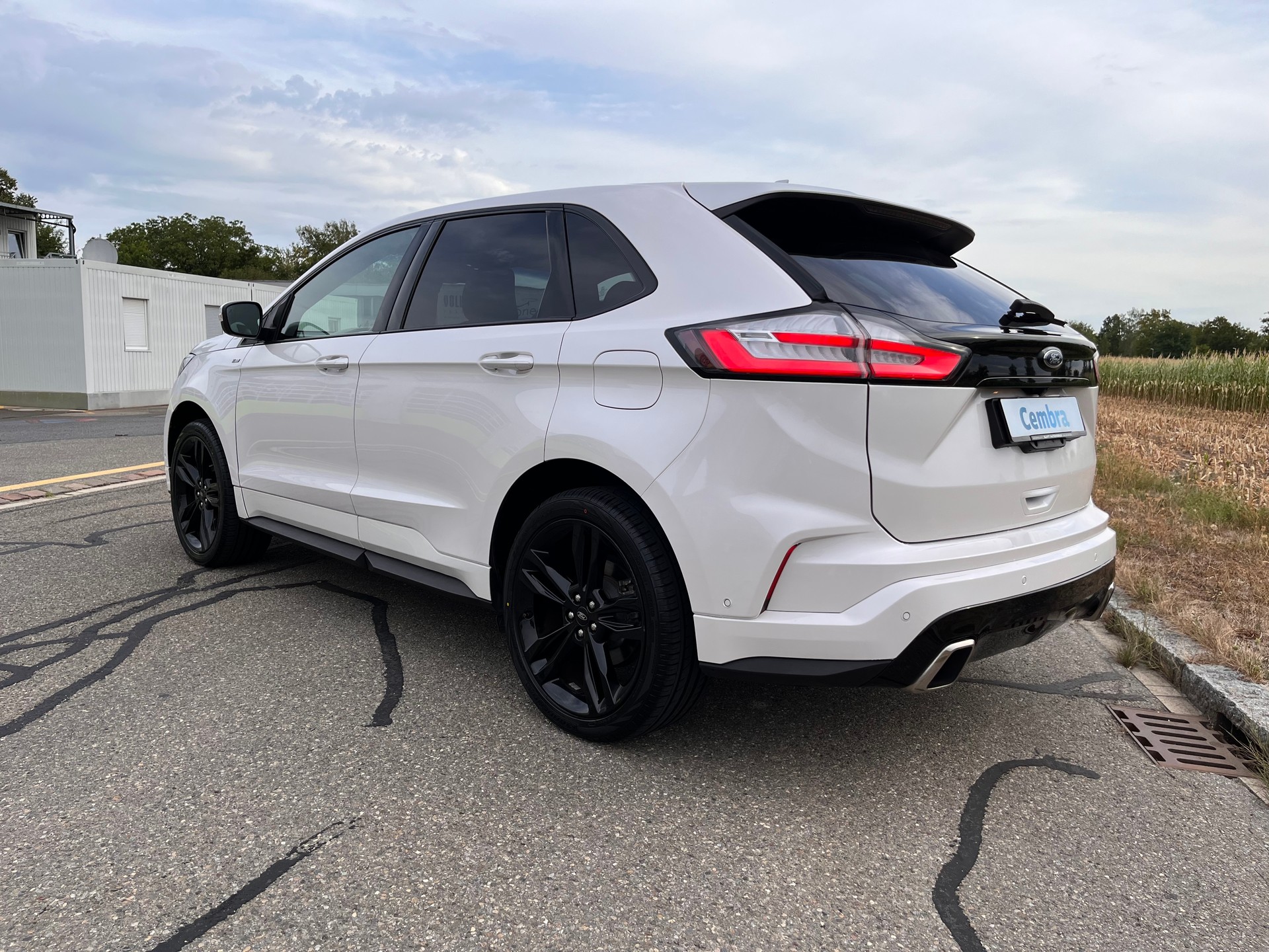 FORD Edge 2.0 EcoBlue ST-Line 4WD Automatic * WEISS METALLIC - STANDHEIZUNG - PANORAMADACH - ST-LINE *-showroom-element-3