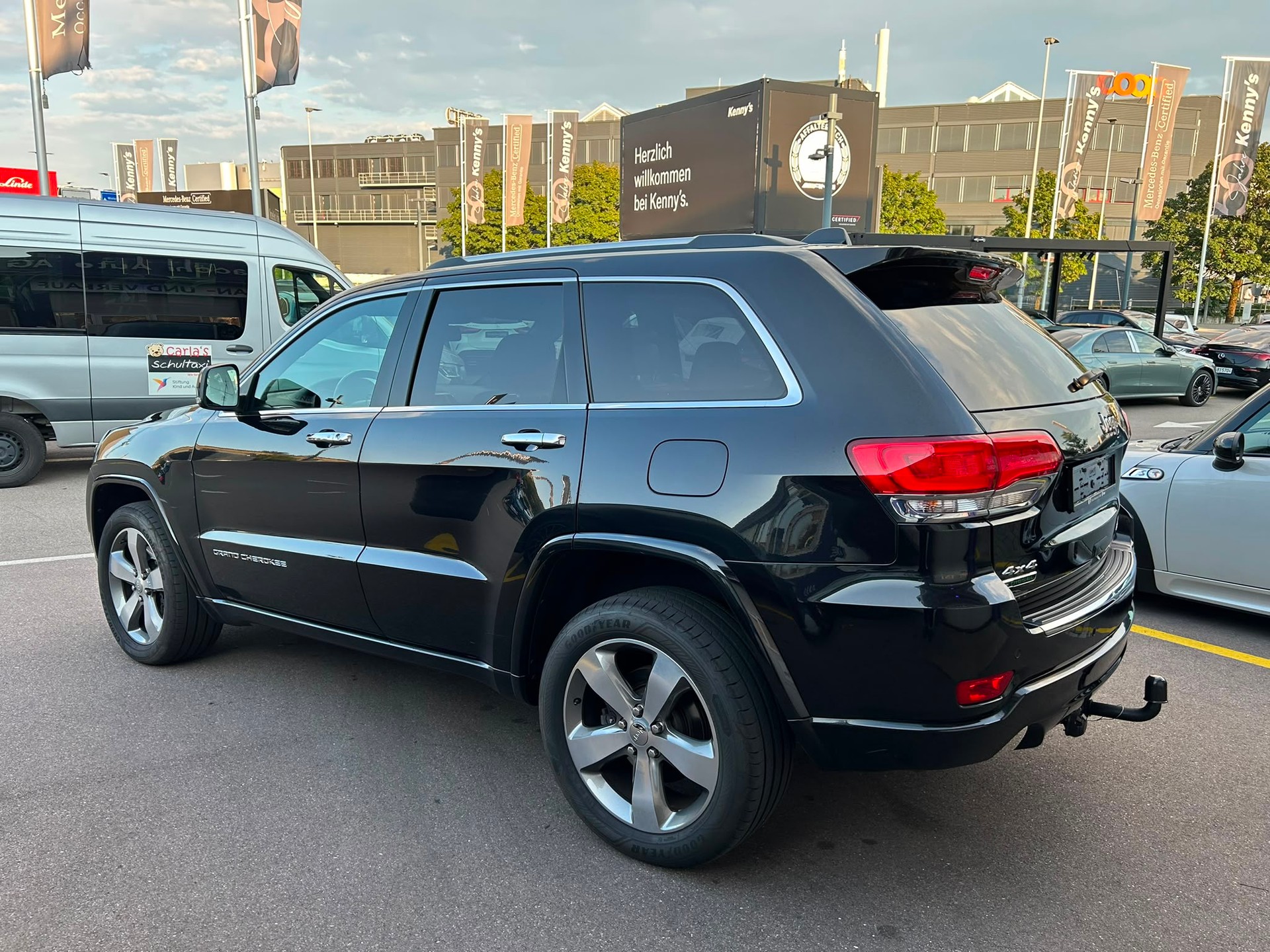 JEEP Grand Cherokee 3.0 CRD Overland Automatic-image-5