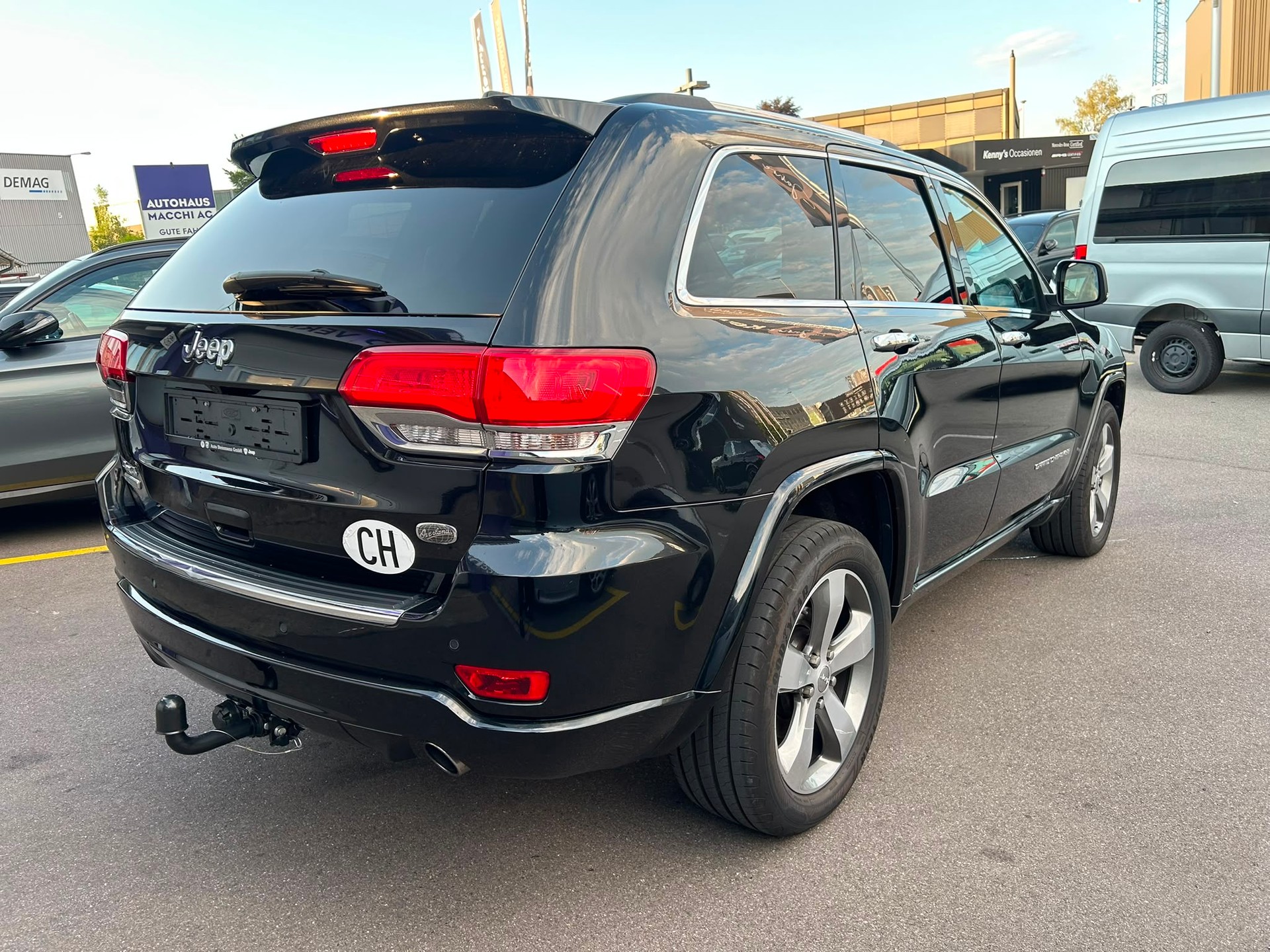 JEEP Grand Cherokee 3.0 CRD Overland Automatic-image-3