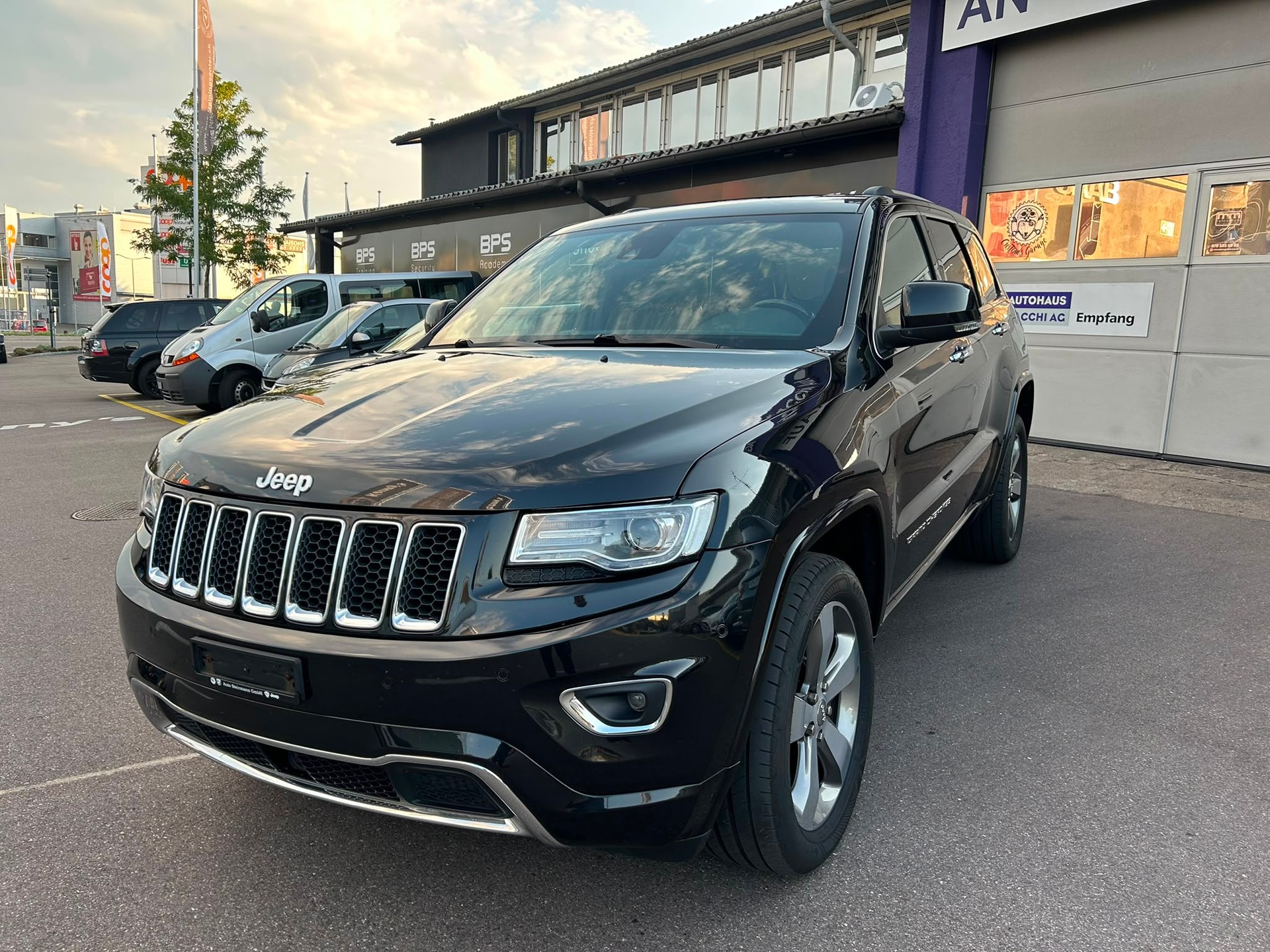 JEEP Grand Cherokee 3.0 CRD Overland Automatic-image-0