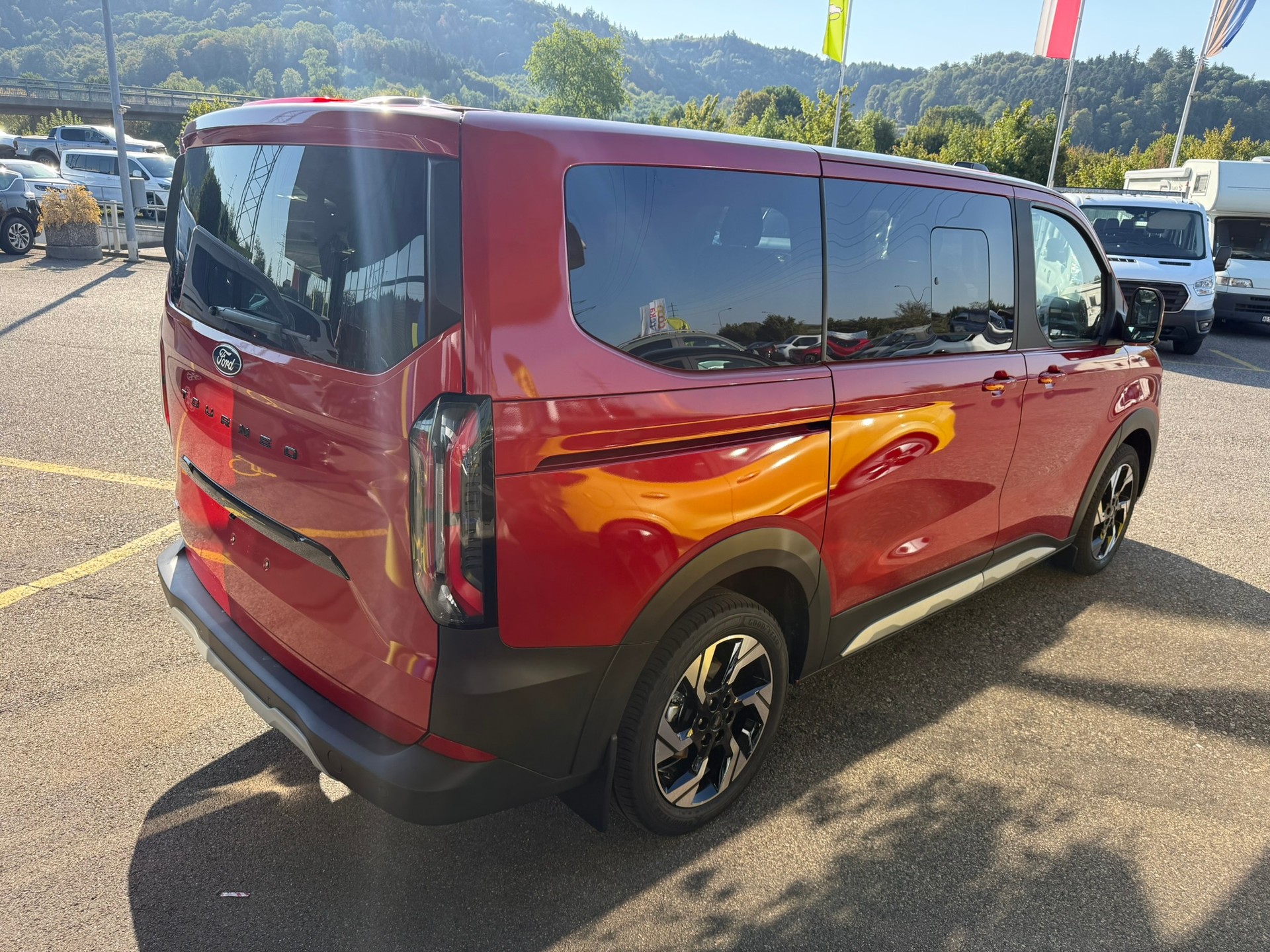 FORD Tourneo Bus 340 L1H1 PHEV Active-image-5