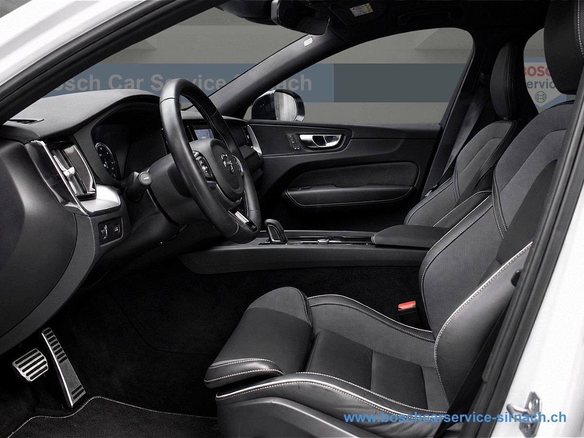 VOLVO XC60 B5 Diesel Mild Hybrid AWD R-Design Geartronic-image-4