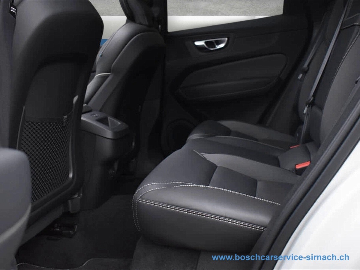 VOLVO XC60 B5 Diesel Mild Hybrid AWD R-Design Geartronic-image-6