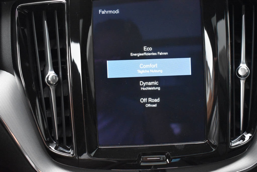 VOLVO XC60 B5 Diesel Mild Hybrid AWD R-Design Geartronic-image-7