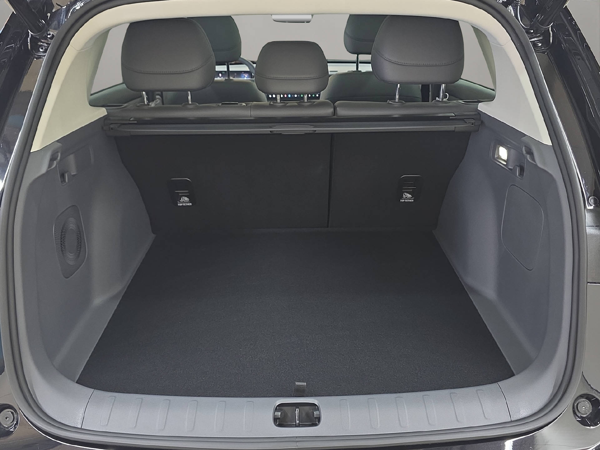 LEAPMOTOR B10 1.5 Hybrid EV-image-11