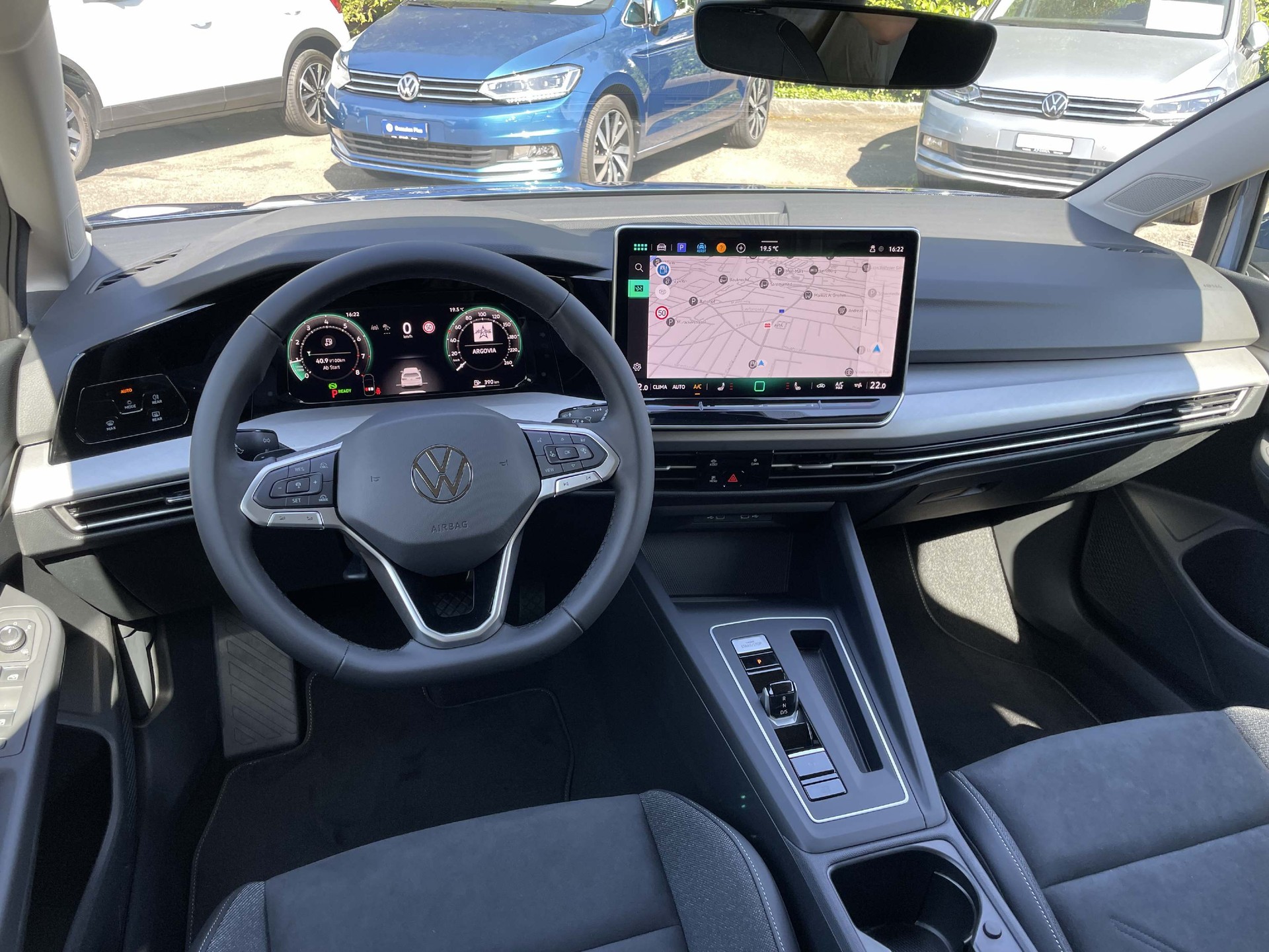 VW Golf VIII 1.5 eTSI UNITED DSG-image-9