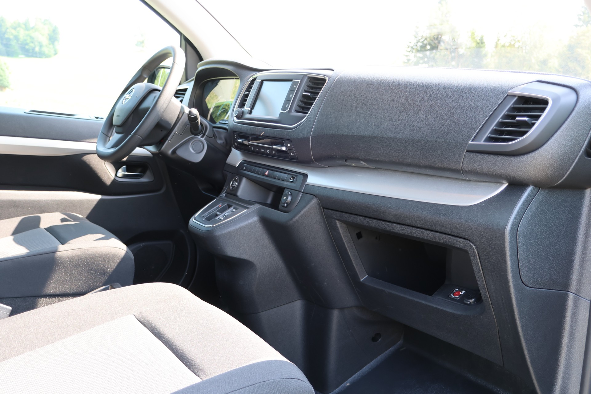 OPEL Zafira-e Life 50kWh Business Edition M-image-10