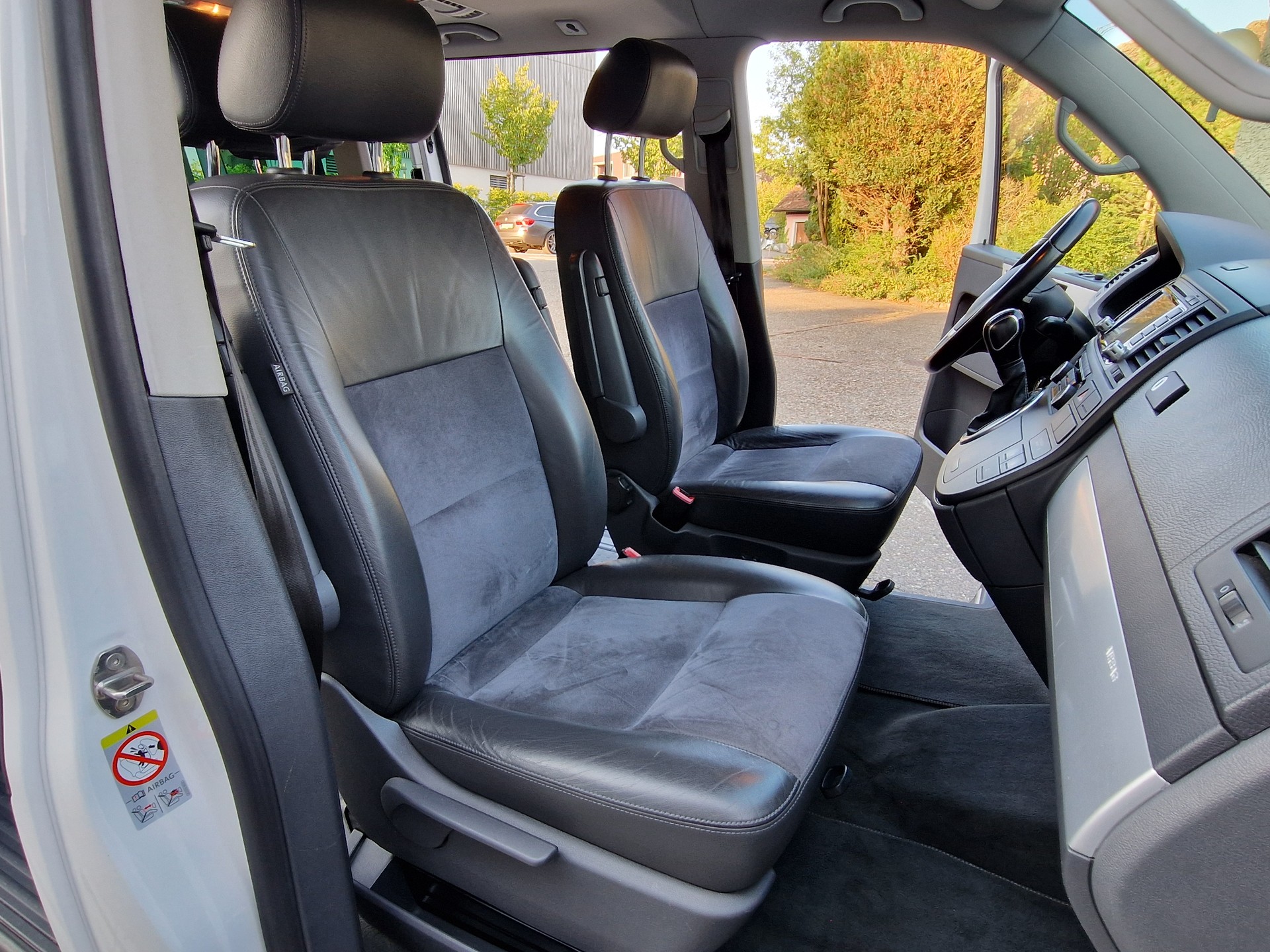 VW T5 Multivan 2.0 TSI CL Ed. 25 4Motion DSG-image-10