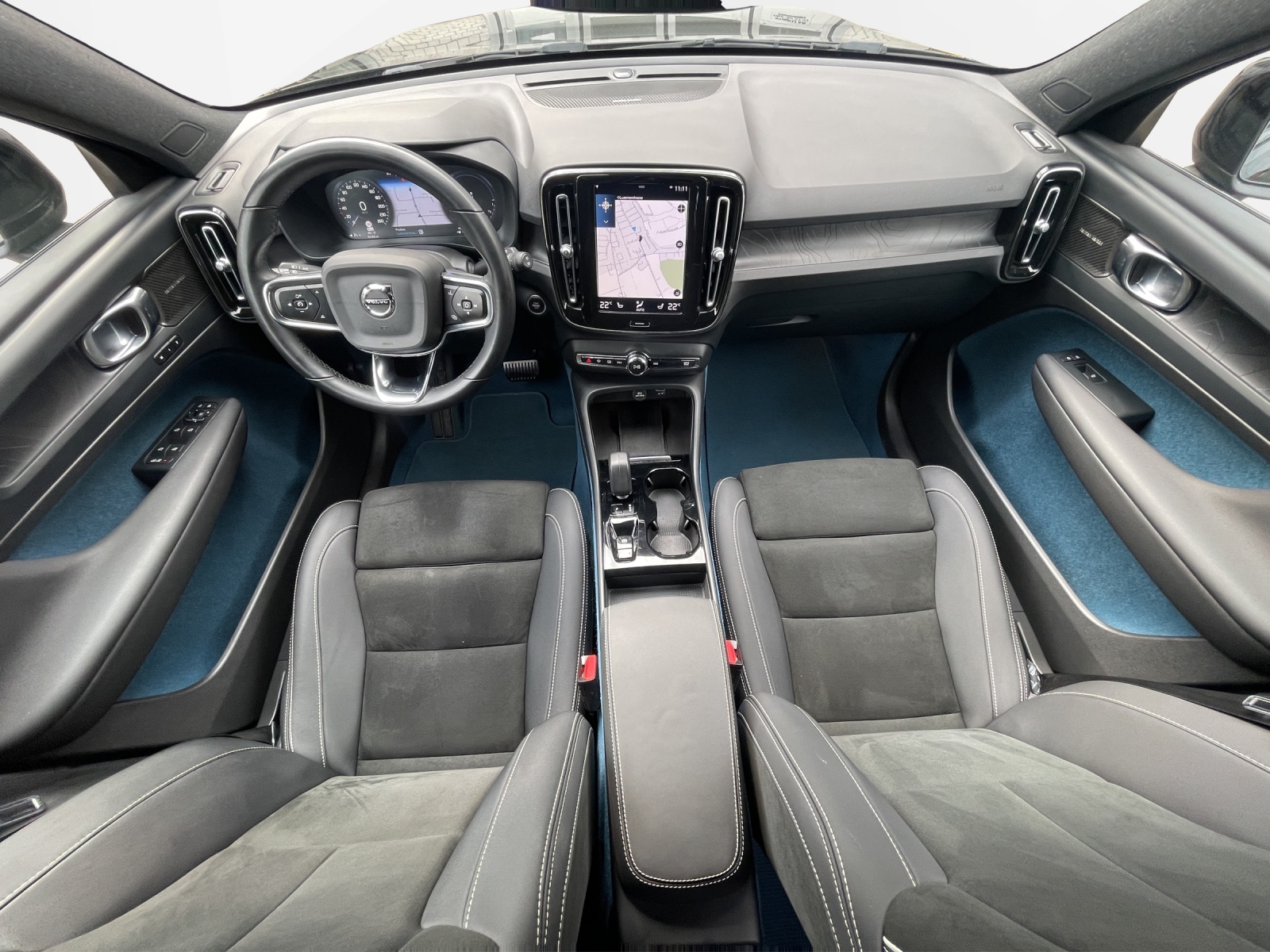 VOLVO XC40 1.5 T5 PiH Plus Dark-image-10