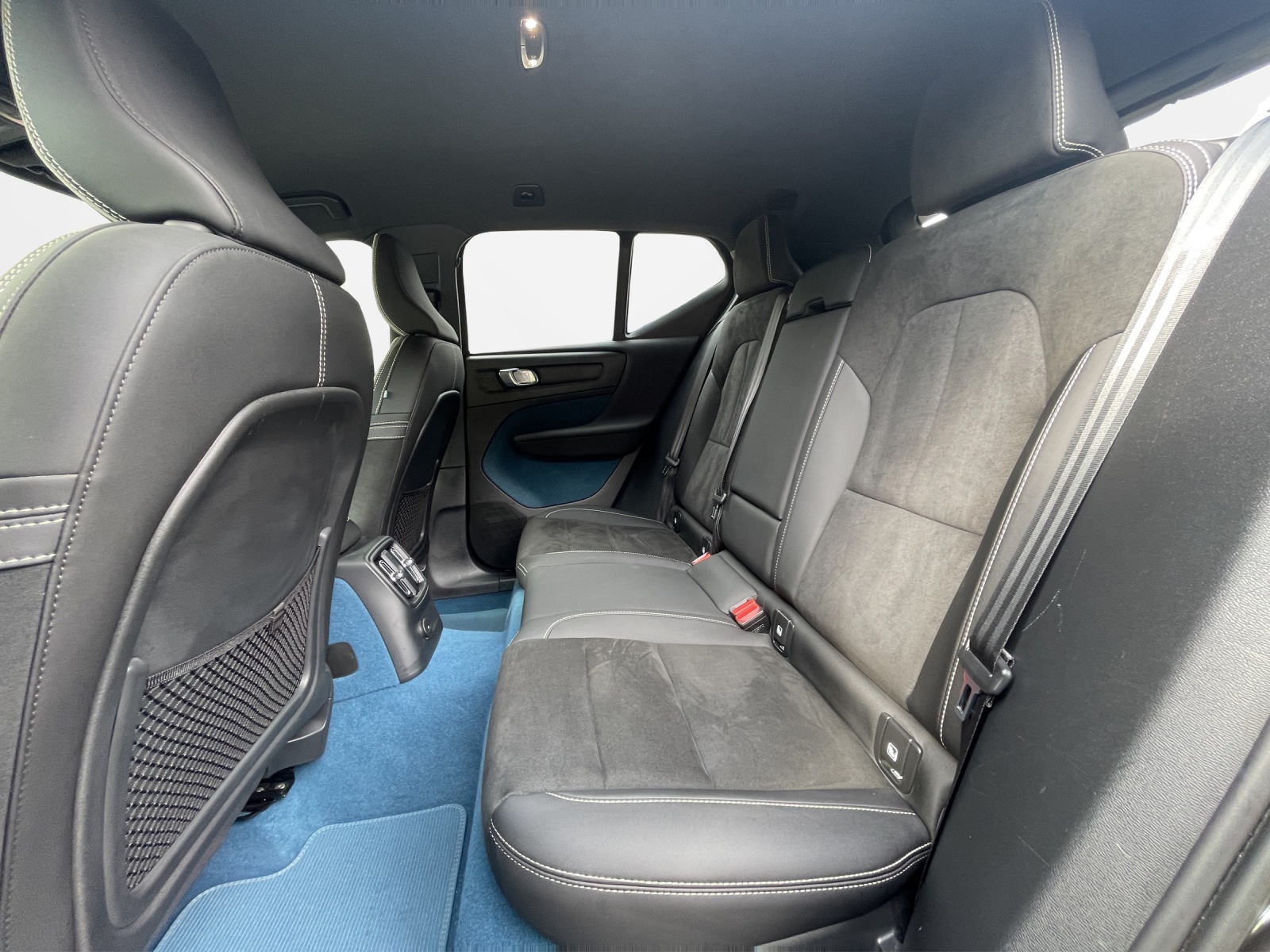 VOLVO XC40 1.5 T5 PiH Plus Dark-image-13