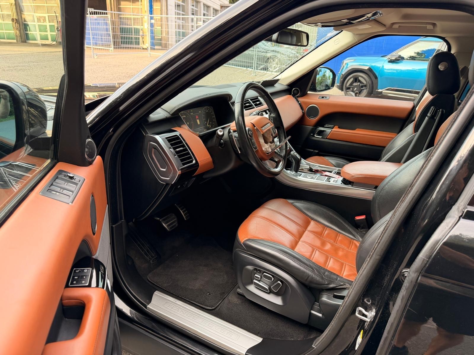 LAND ROVER Range Rover Sport 4.4 SDV8 Autobiography Dynamic A-image-9