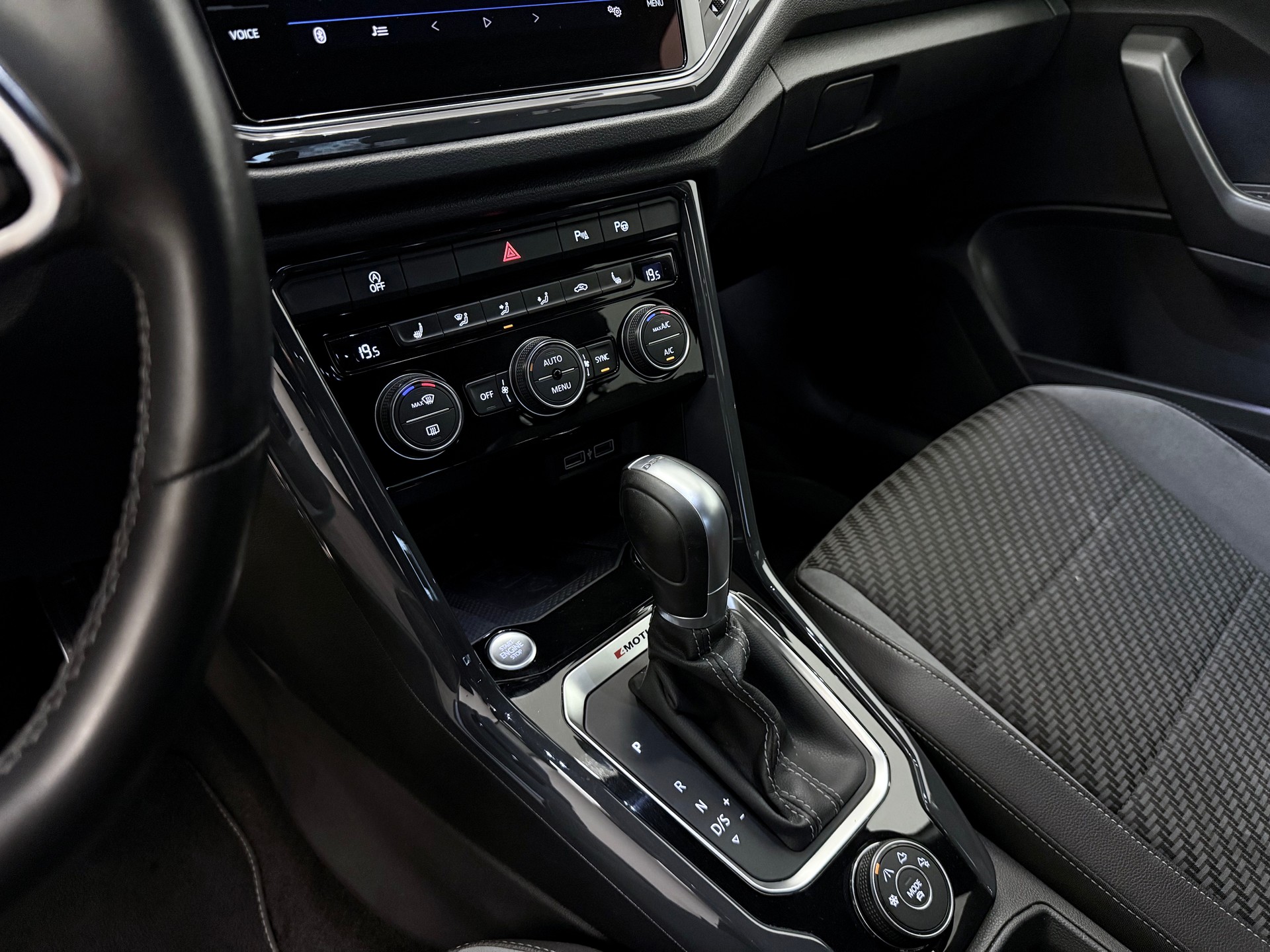 VW T-Roc 2.0 TSI Sport DSG 4Motion-image-27