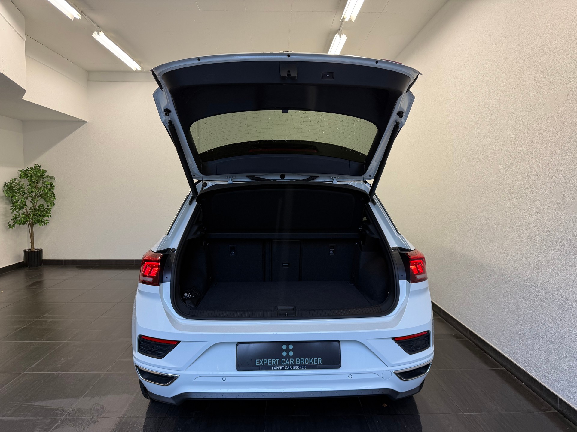 VW T-Roc 2.0 TSI Sport DSG 4Motion-image-11