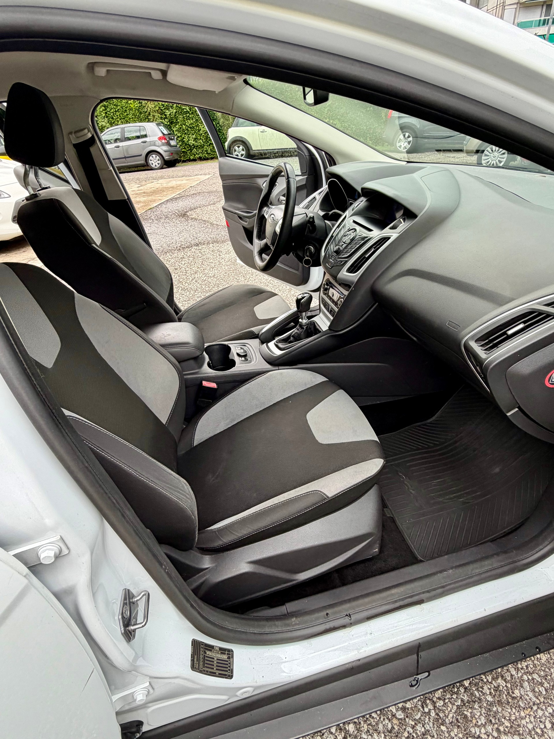 FORD Focus 1.6 SCTi Carving-image-6