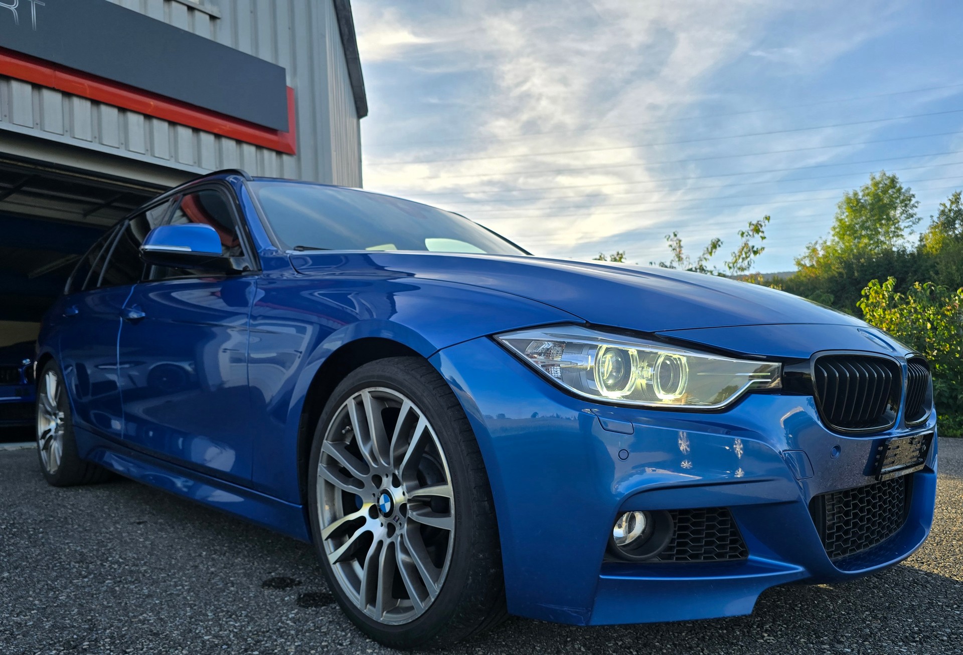 BMW 335i Touring M-PERFORMANCE-image-1