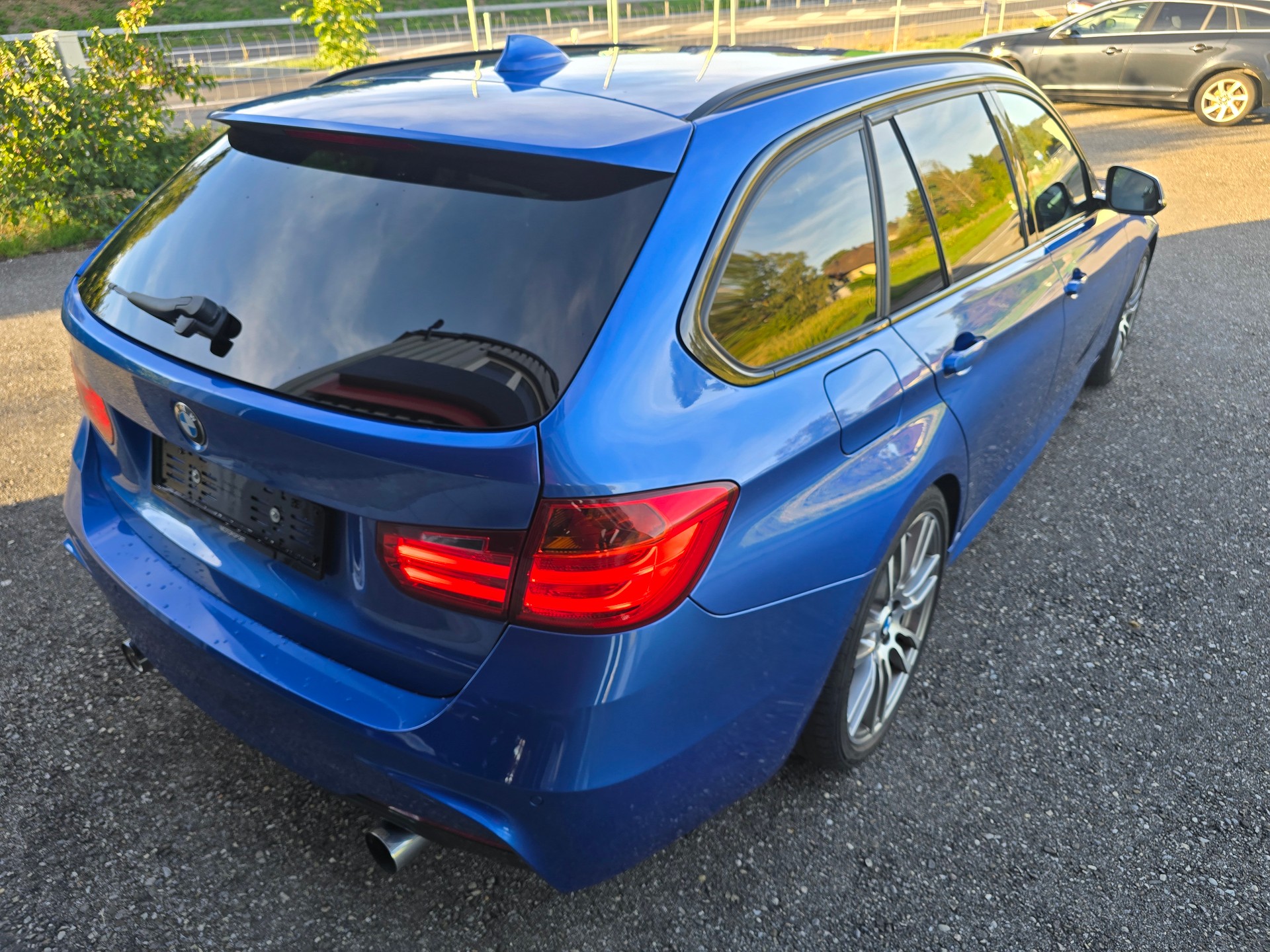 BMW 335i Touring M-PERFORMANCE-image-6