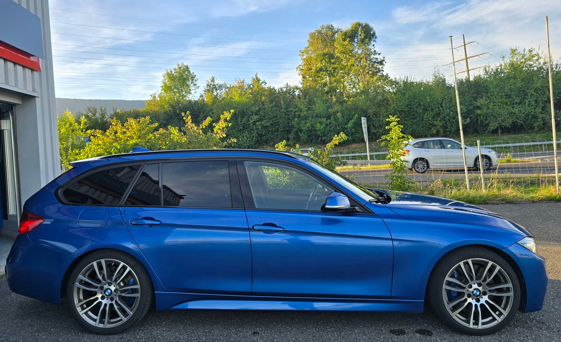 BMW 335i Touring M-PERFORMANCE-image-2