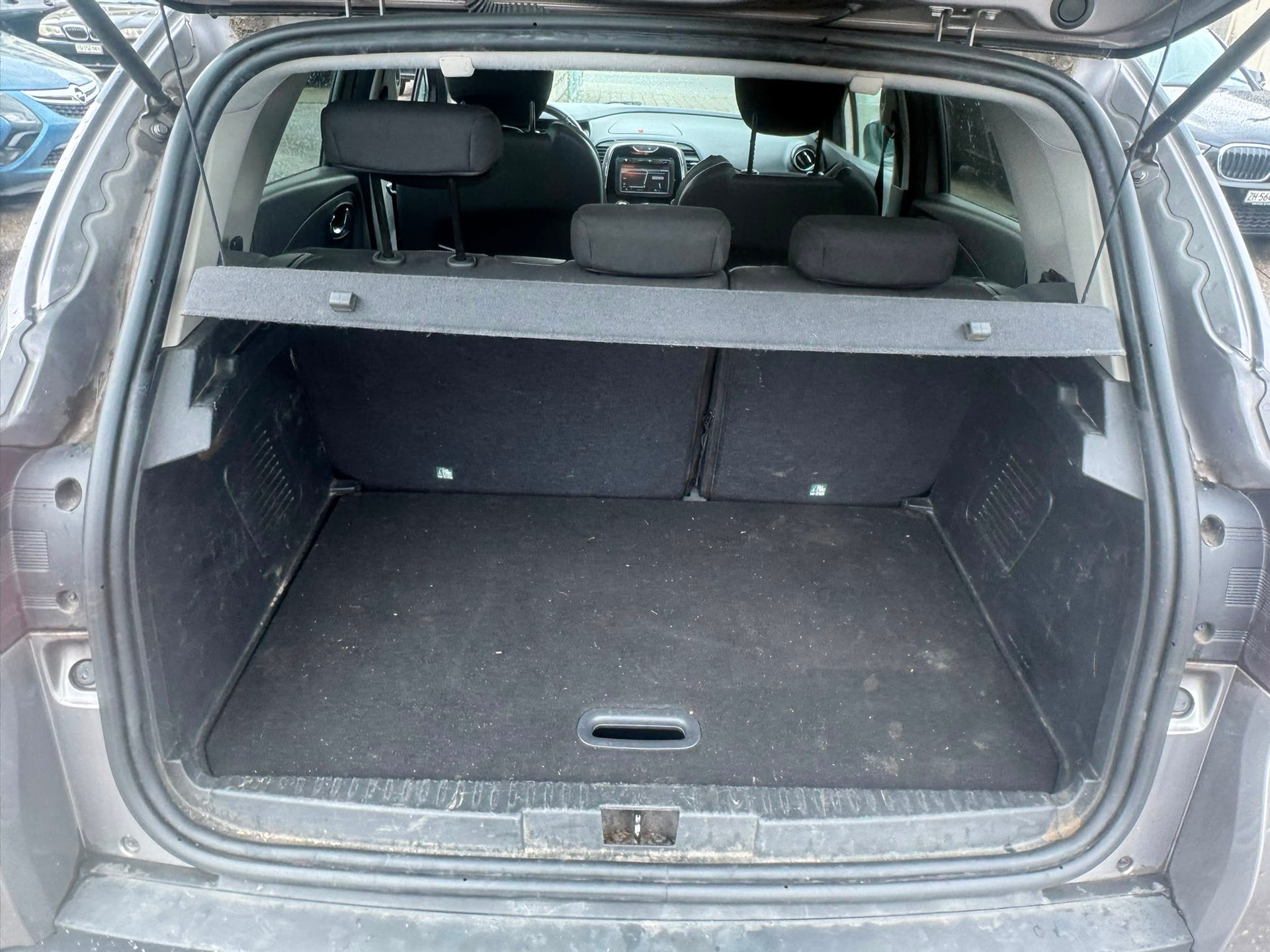 RENAULT Captur 0.9 12V Dynamique (Klimatronik * Sensoren * Radio USB * Navigation * BO5)-image-15