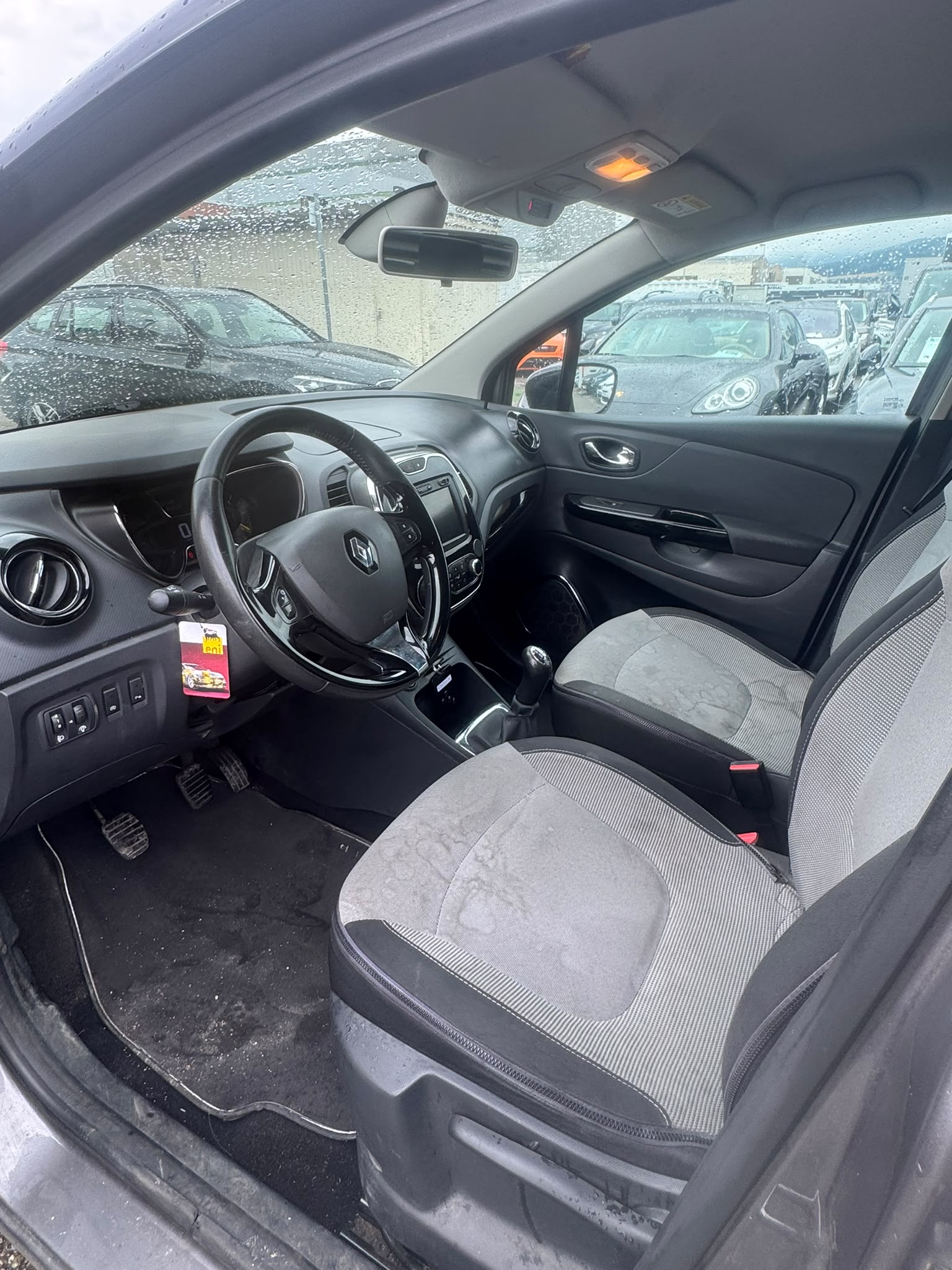 RENAULT Captur 0.9 12V Dynamique (Klimatronik * Sensoren * Radio USB * Navigation * BO5)-image-11