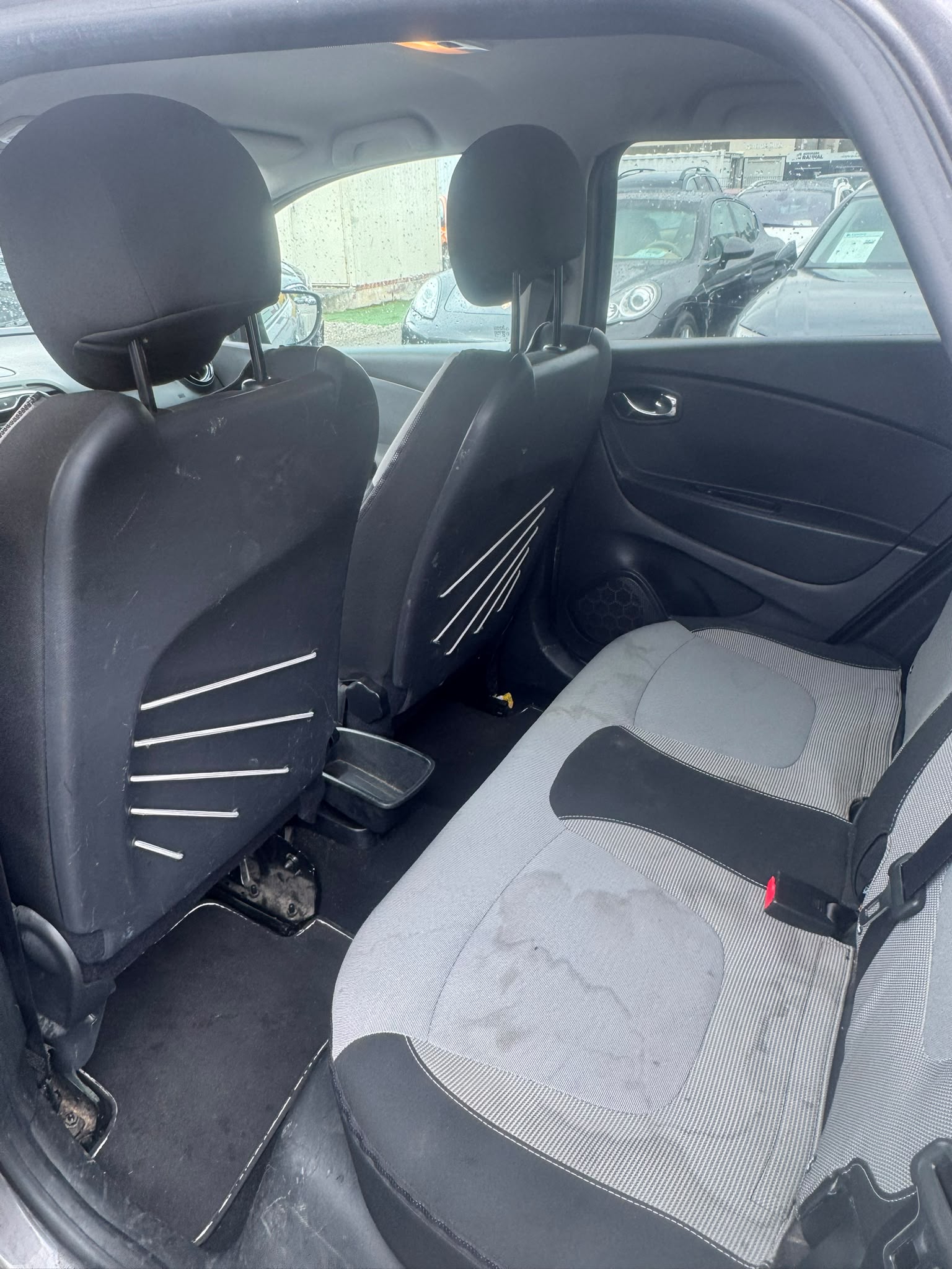 RENAULT Captur 0.9 12V Dynamique (Klimatronik * Sensoren * Radio USB * Navigation * BO5)-image-13