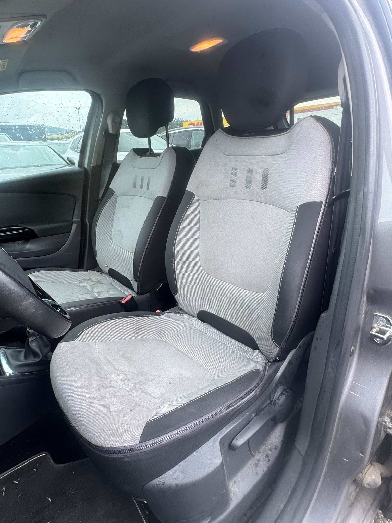 RENAULT Captur 0.9 12V Dynamique (Klimatronik * Sensoren * Radio USB * Navigation * BO5)-image-12