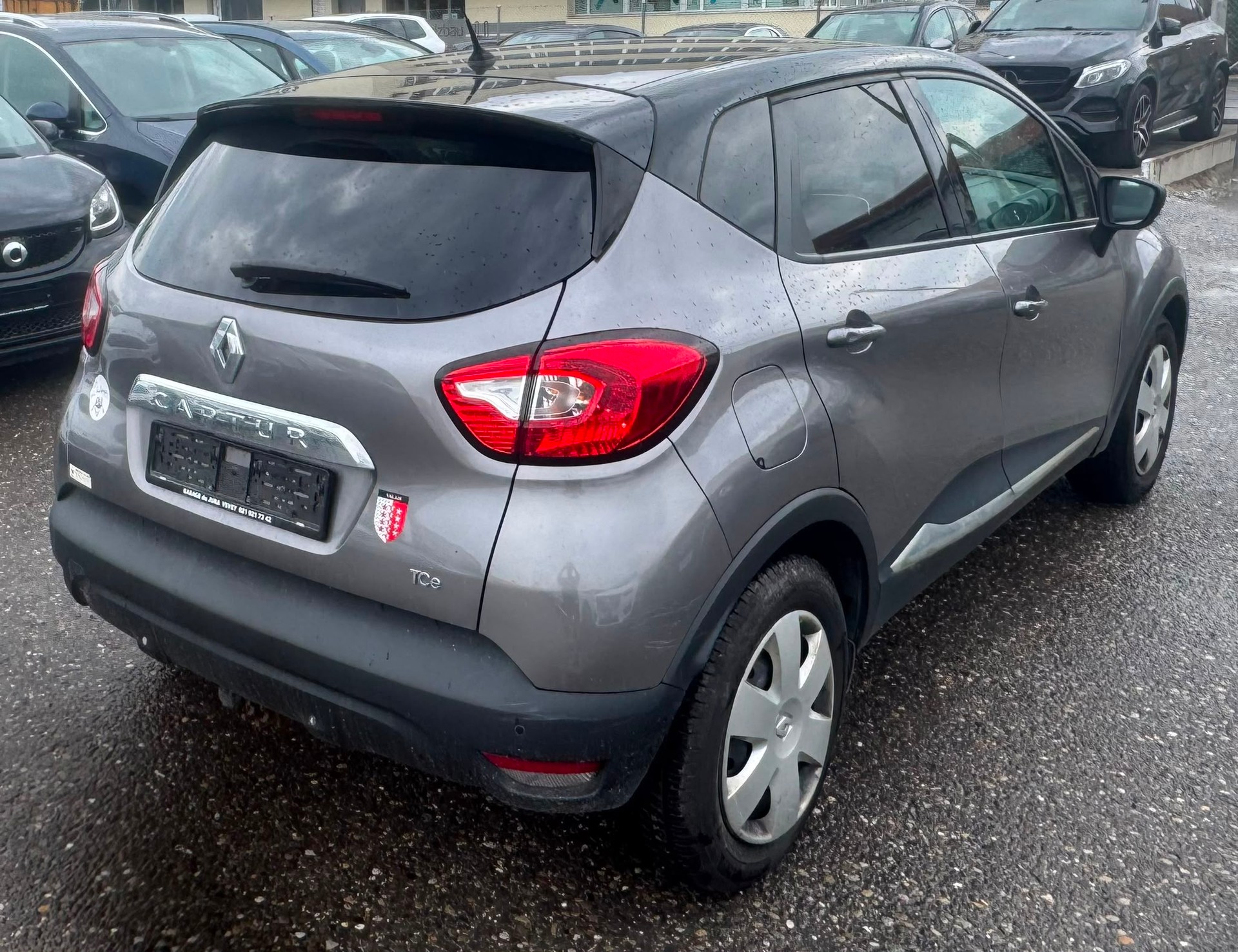 RENAULT Captur 0.9 12V Dynamique (Klimatronik * Sensoren * Radio USB * Navigation * BO5)-image-4