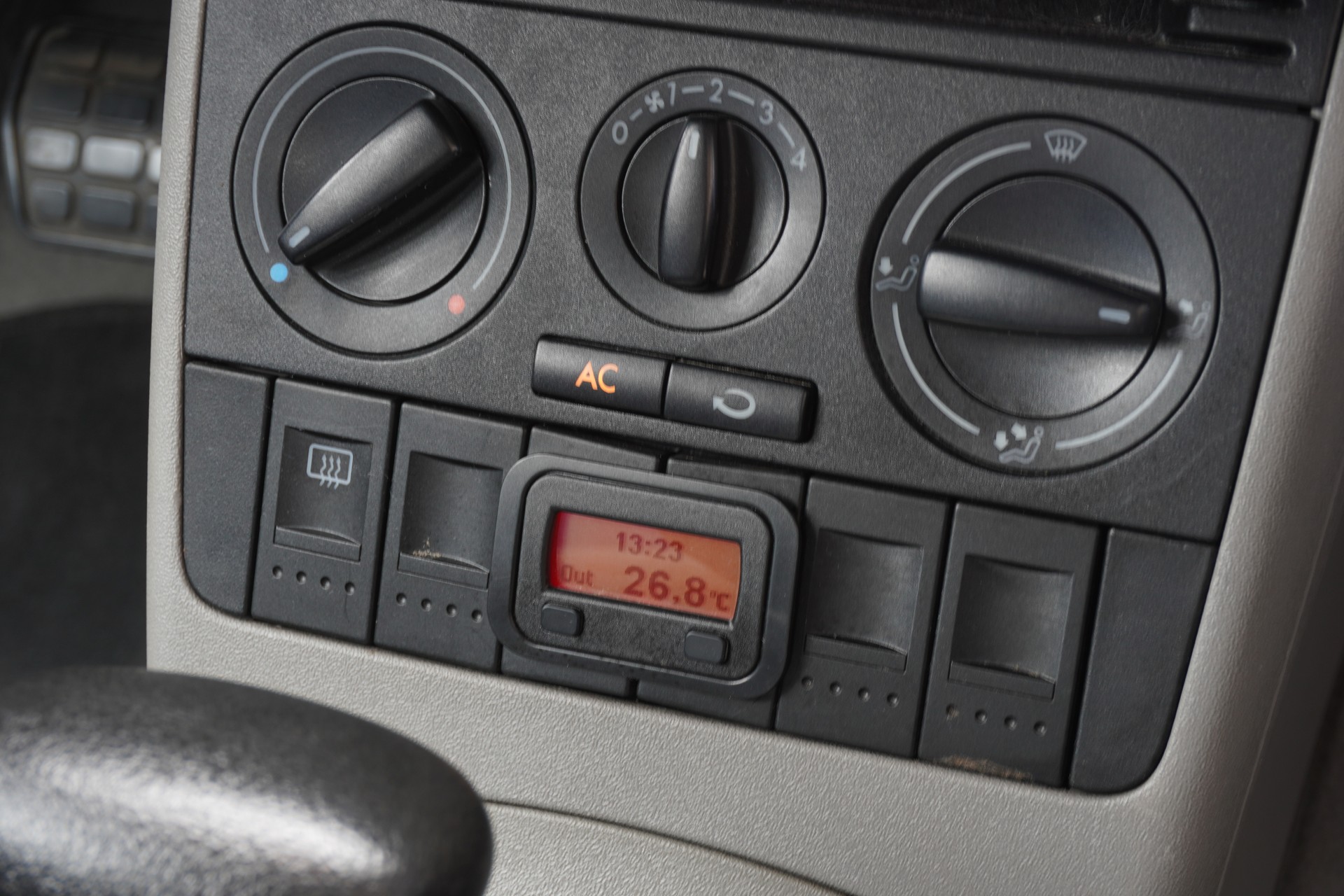 VW Lupo 75 Trendline-image-11