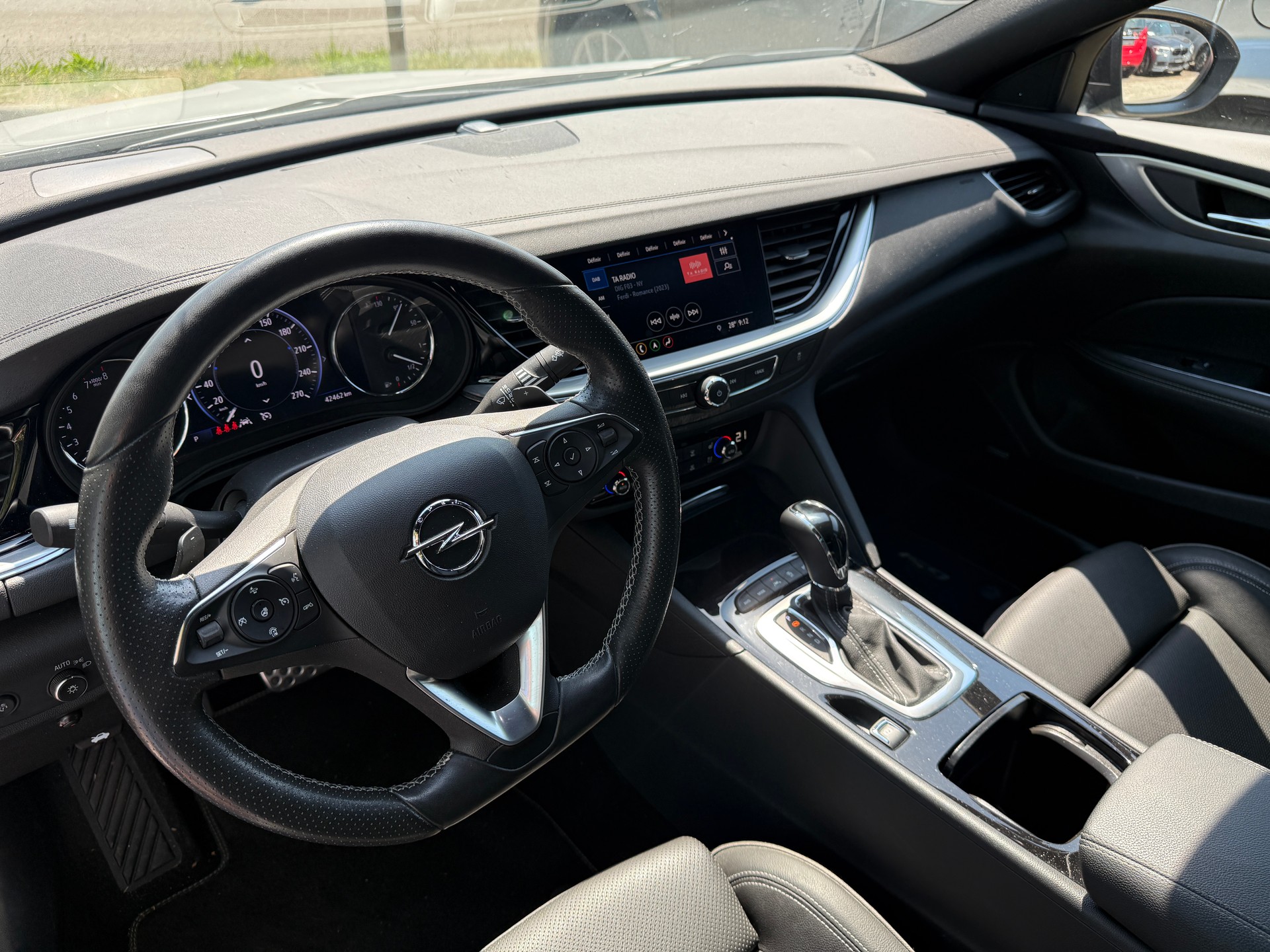 OPEL Insignia 2.0 T GSi 4WD Automatic-image-11