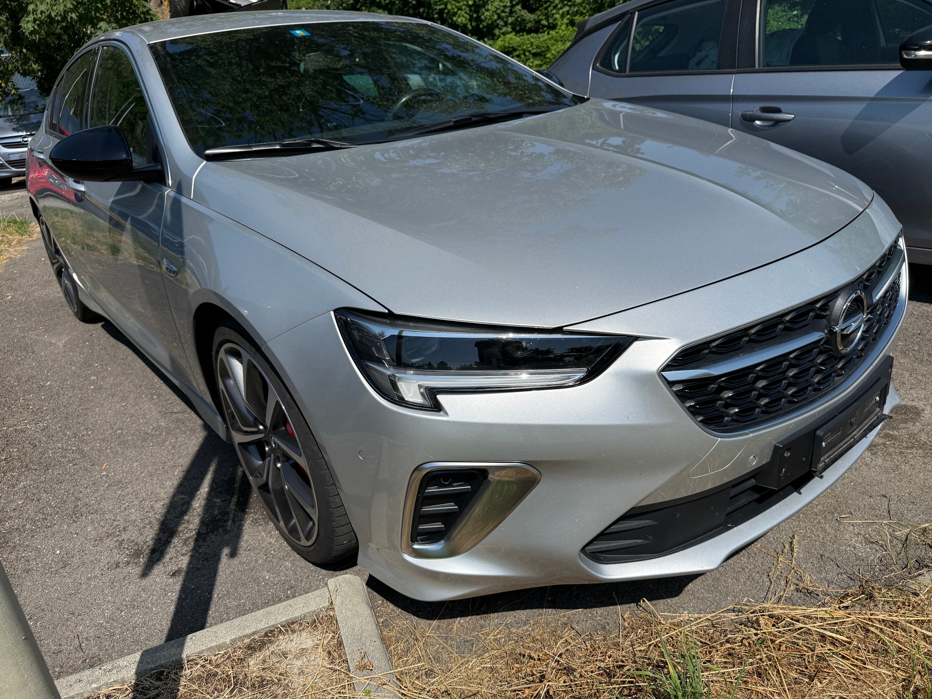 OPEL Insignia 2.0 T GSi 4WD Automatic-image-2