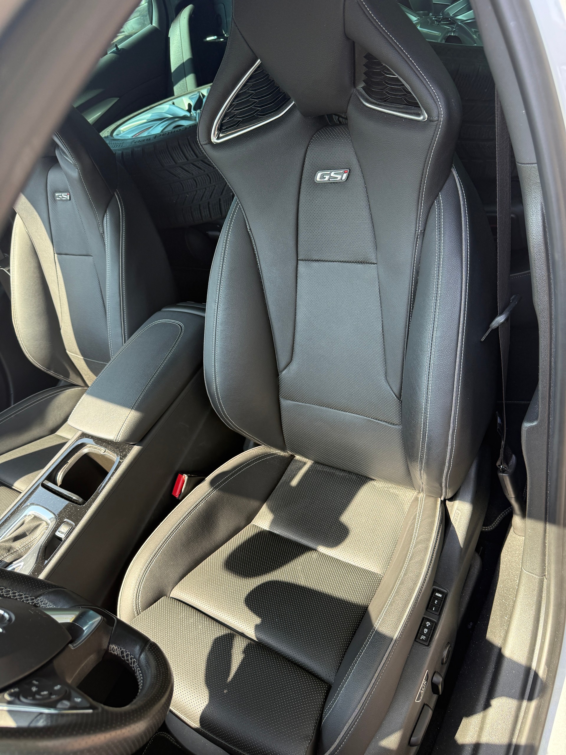 OPEL Insignia 2.0 T GSi 4WD Automatic-image-10