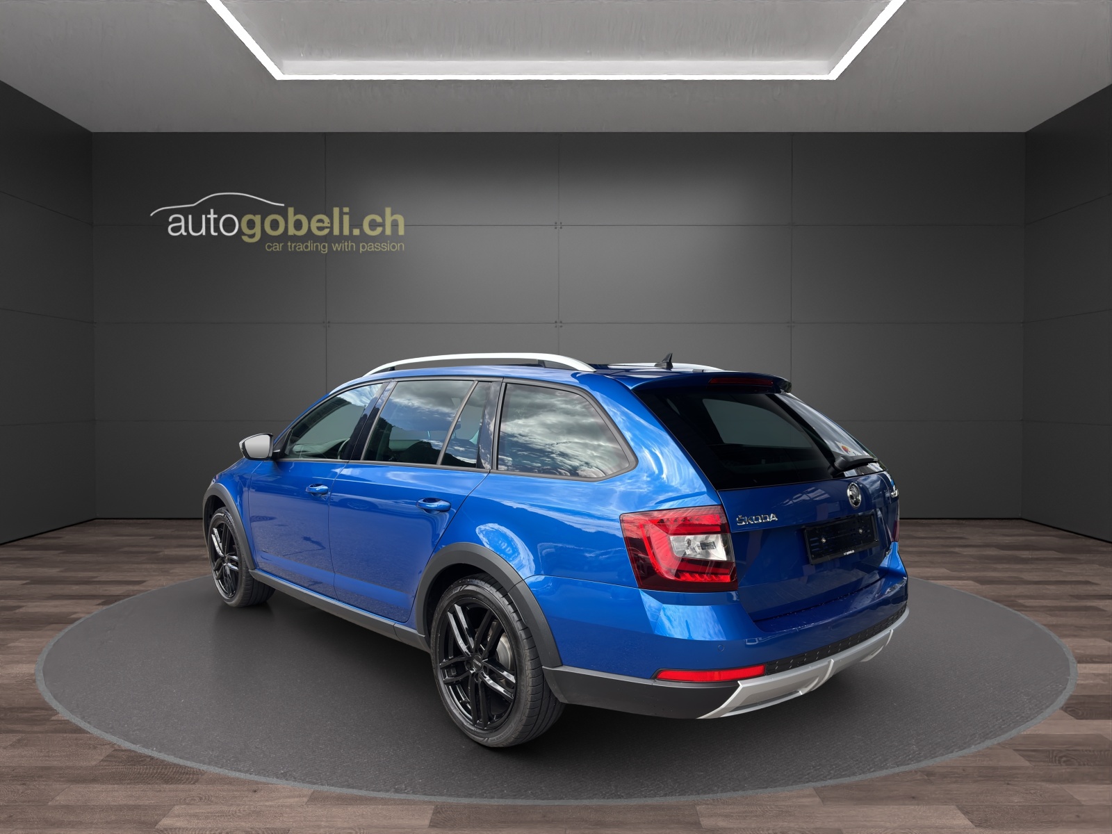 SKODA Octavia Combi 2.0 TDI Scout 4x4 DSG-image-1