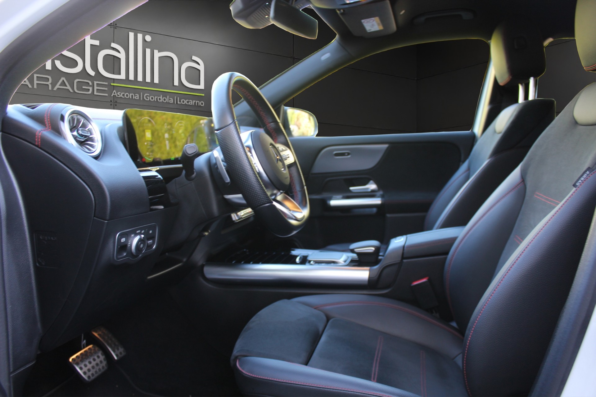MERCEDES-BENZ EQA 300 Swiss Star AMG Line 4matic-image-6