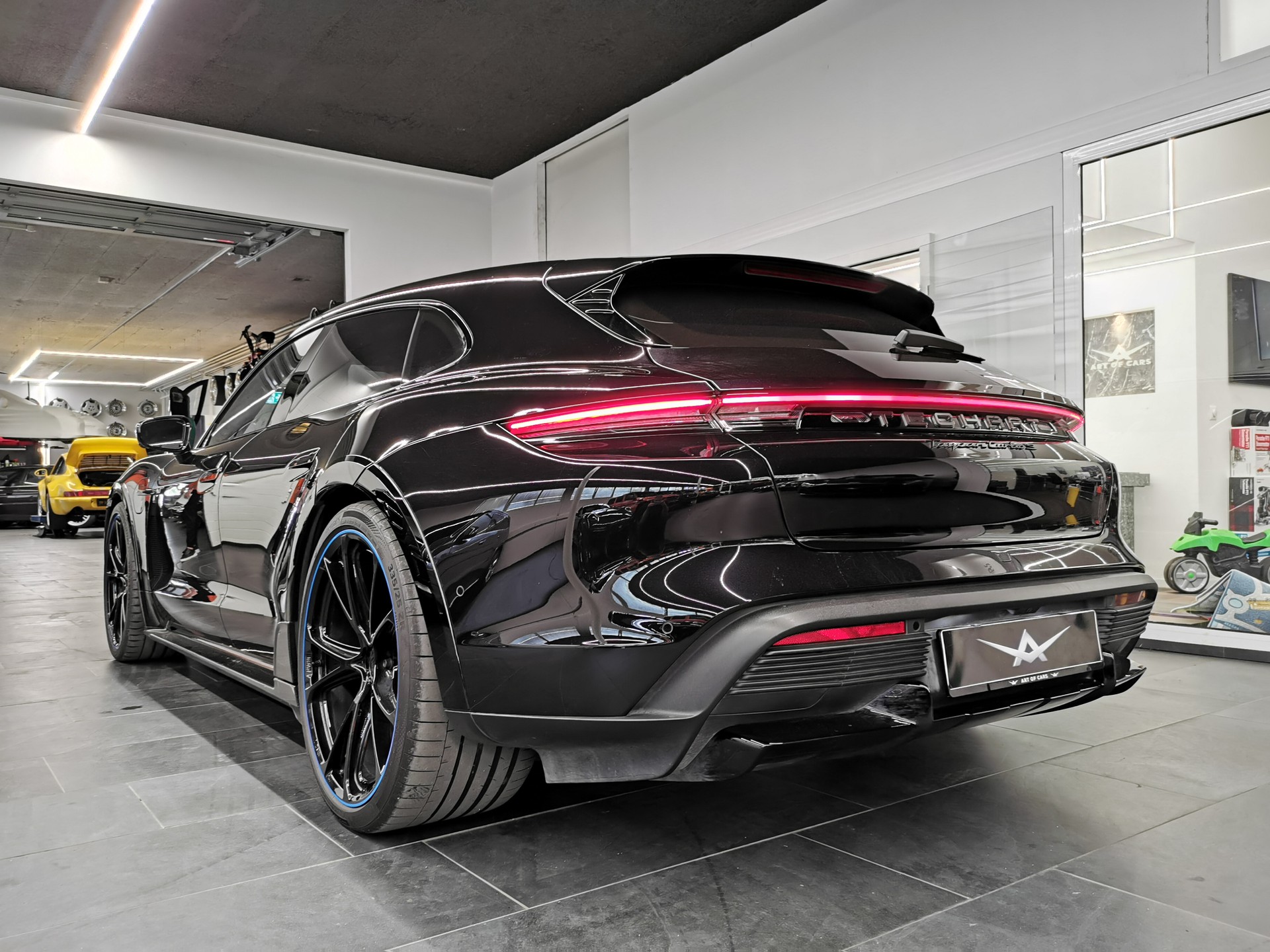 PORSCHE Taycan Turbo S Cross Turismo TECHART-image-4