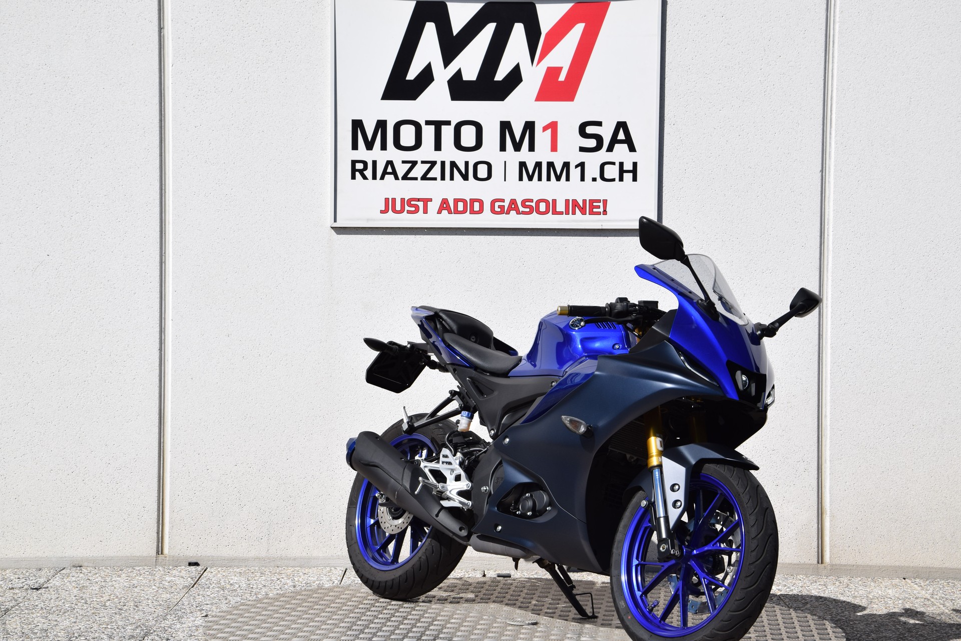 YAMAHA YZF-R 125 ABS-showroom-element-1