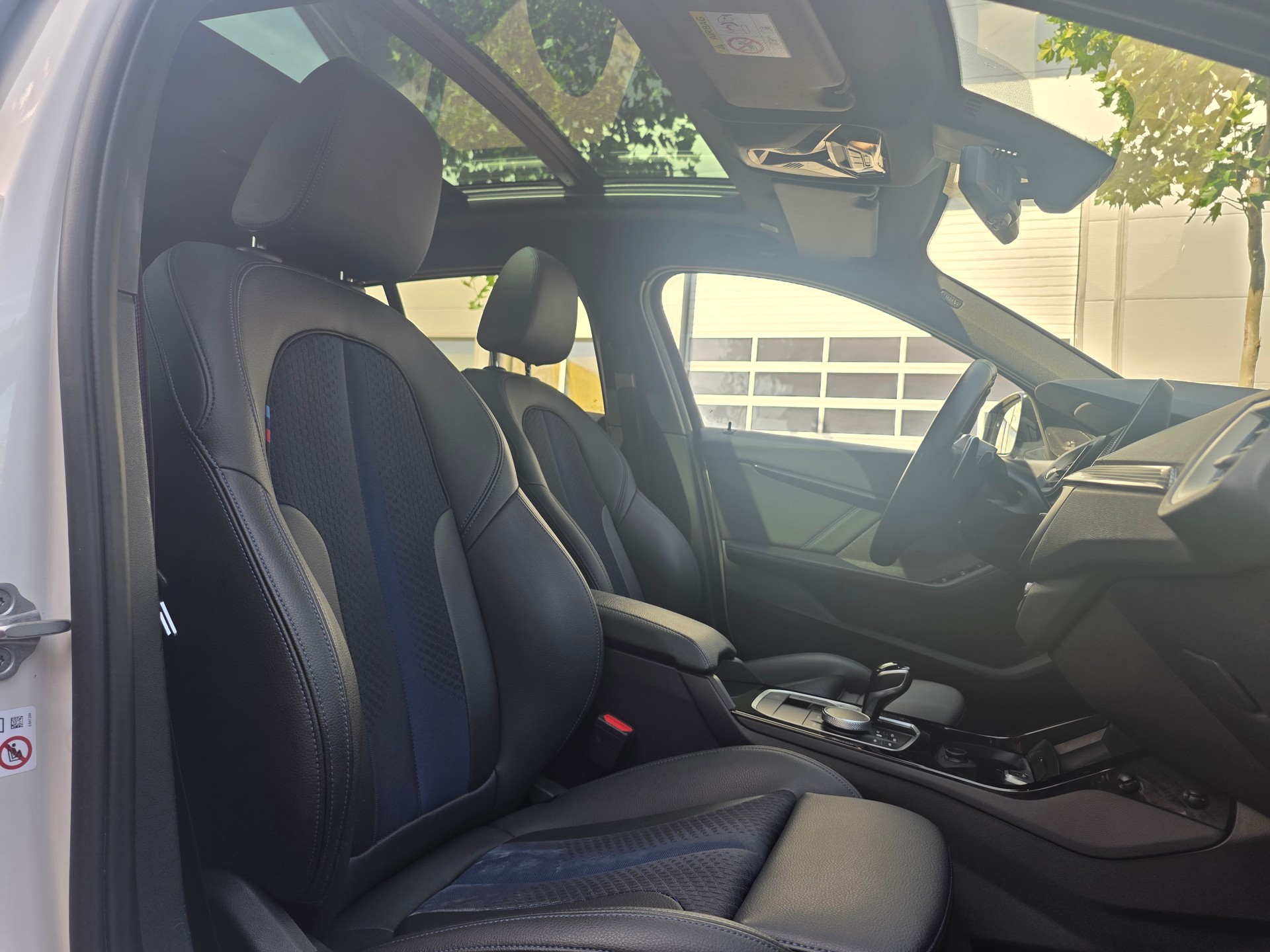 BMW 118d Steptronic M Sport / VOLLAUSSTATTUNG -PANORMA -KOMFORT PAKET -ASSISTENZ PAKET -ADAPTIVE LED -M SPORTBREMSEN-image-5