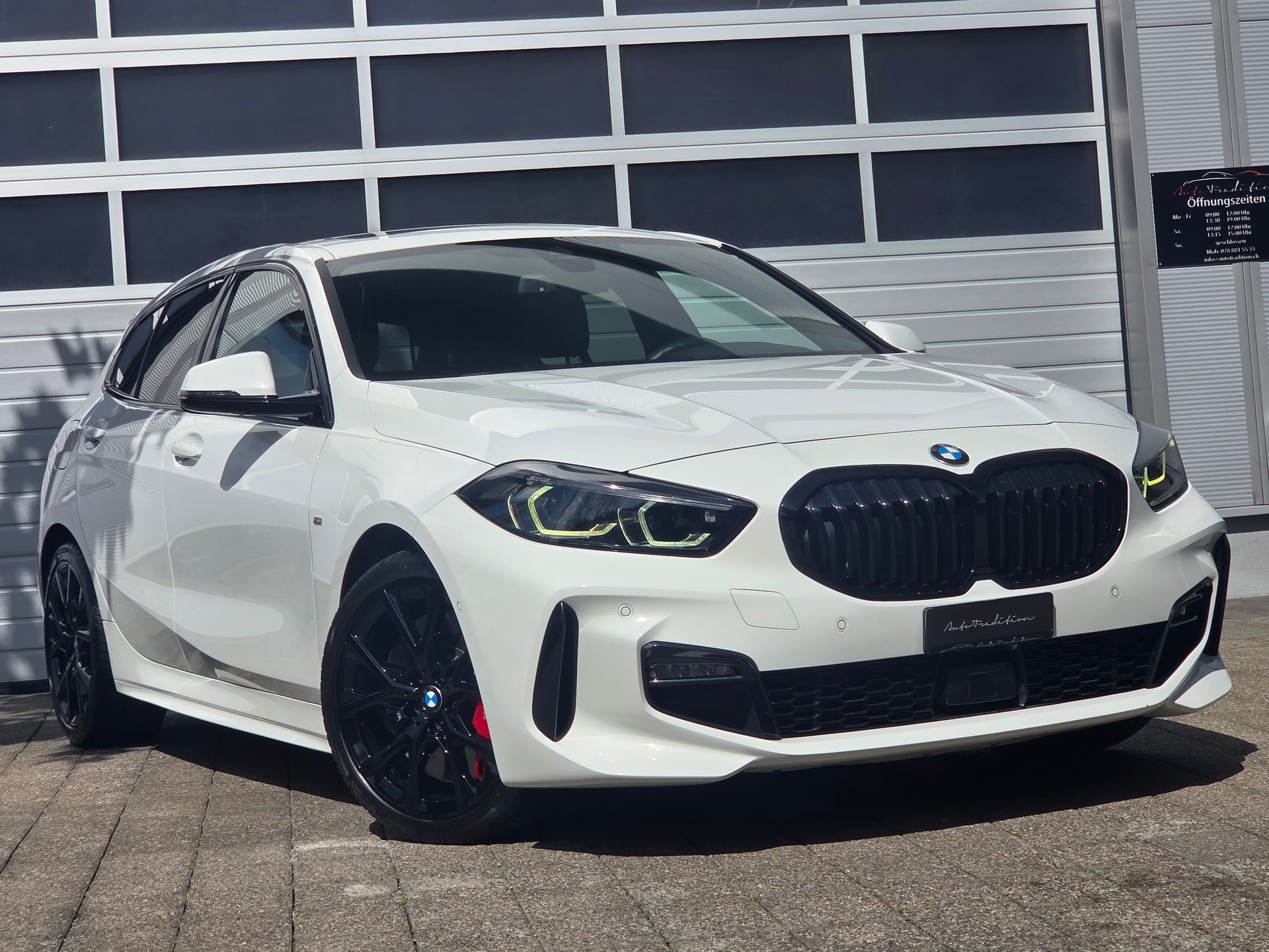 BMW 118d Steptronic M Sport / VOLLAUSSTATTUNG -PANORMA -KOMFORT PAKET -ASSISTENZ PAKET -ADAPTIVE LED -M SPORTBREMSEN