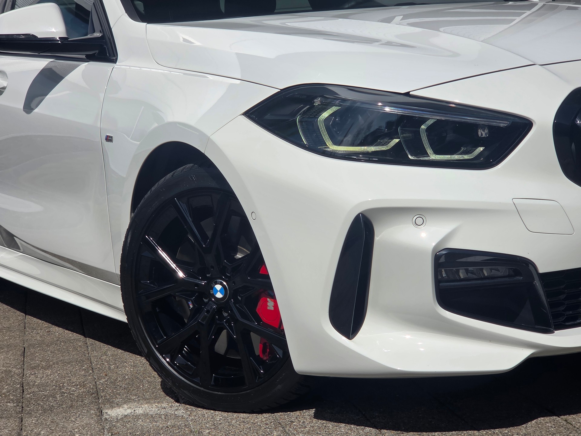 BMW 118d Steptronic M Sport / VOLLAUSSTATTUNG -PANORMA -KOMFORT PAKET -ASSISTENZ PAKET -ADAPTIVE LED -M SPORTBREMSEN-showroom-element-2