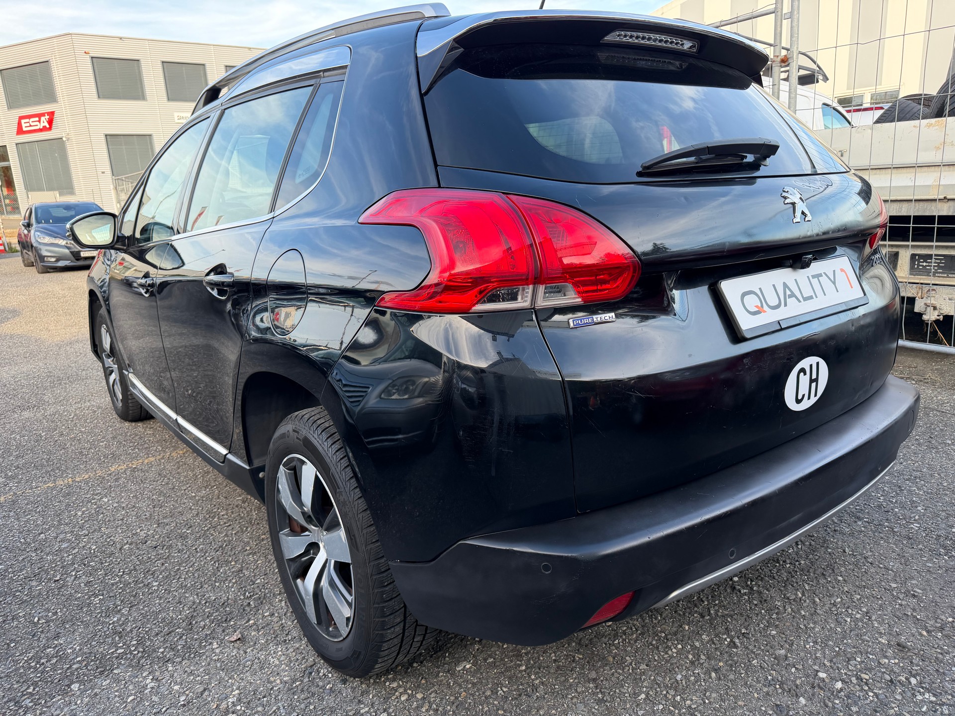 PEUGEOT 2008 1.2 PureTech Active EAT6-image-2