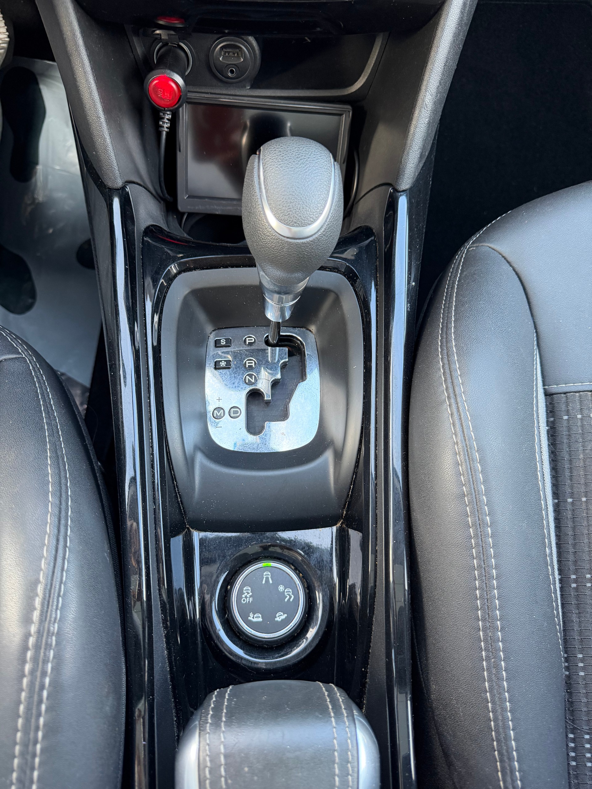 PEUGEOT 2008 1.2 PureTech Active EAT6-image-12