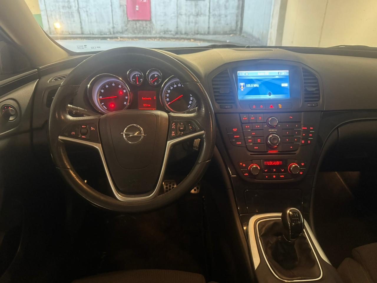OPEL Insignia Sports Tourer 2.0 Turbo Sport 4WD-image-12