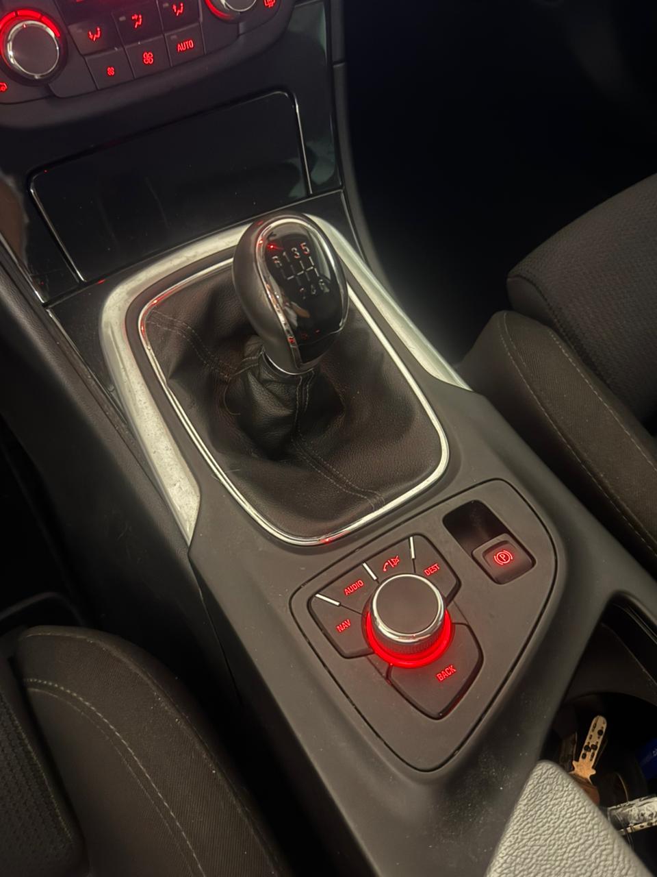 OPEL Insignia Sports Tourer 2.0 Turbo Sport 4WD-image-9