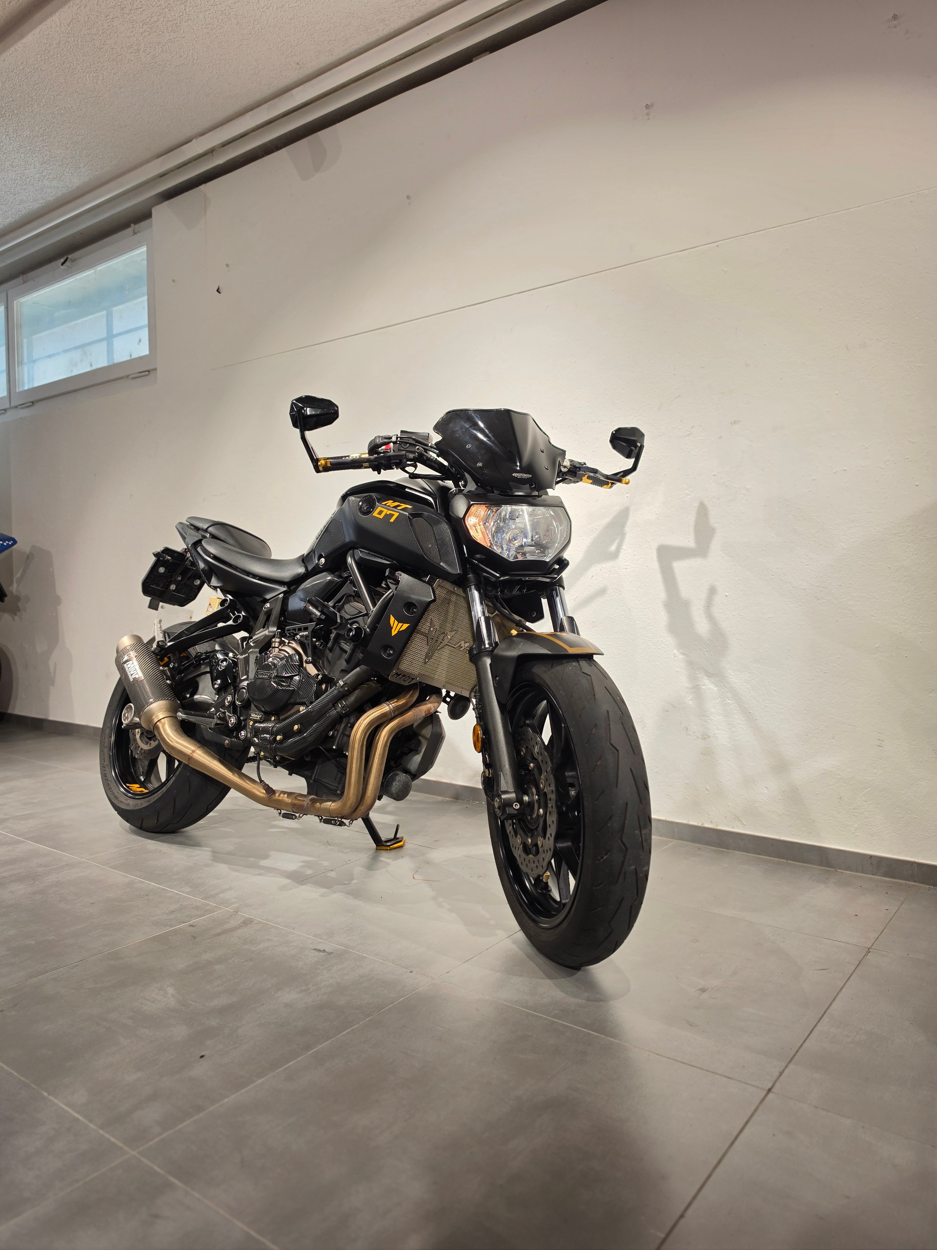 YAMAHA MT-07 ABS (35kW)-showroom-element-1